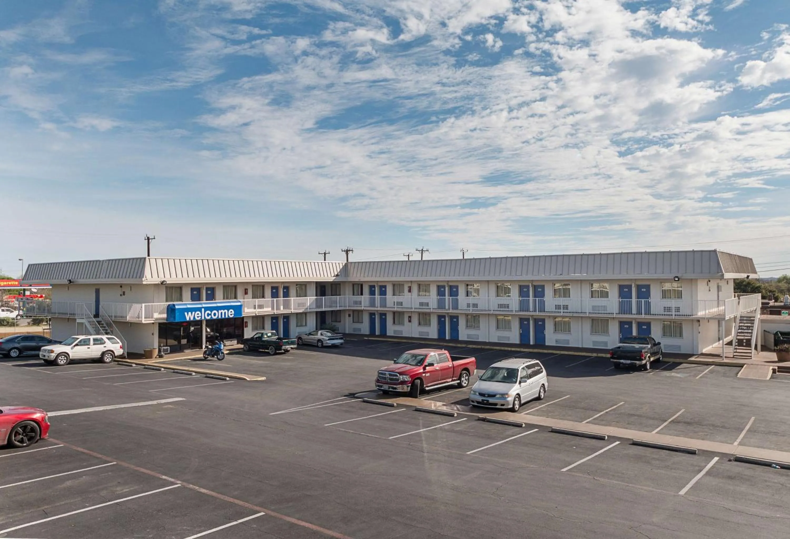 Property building in Motel 6 San Antonio TX I10 West