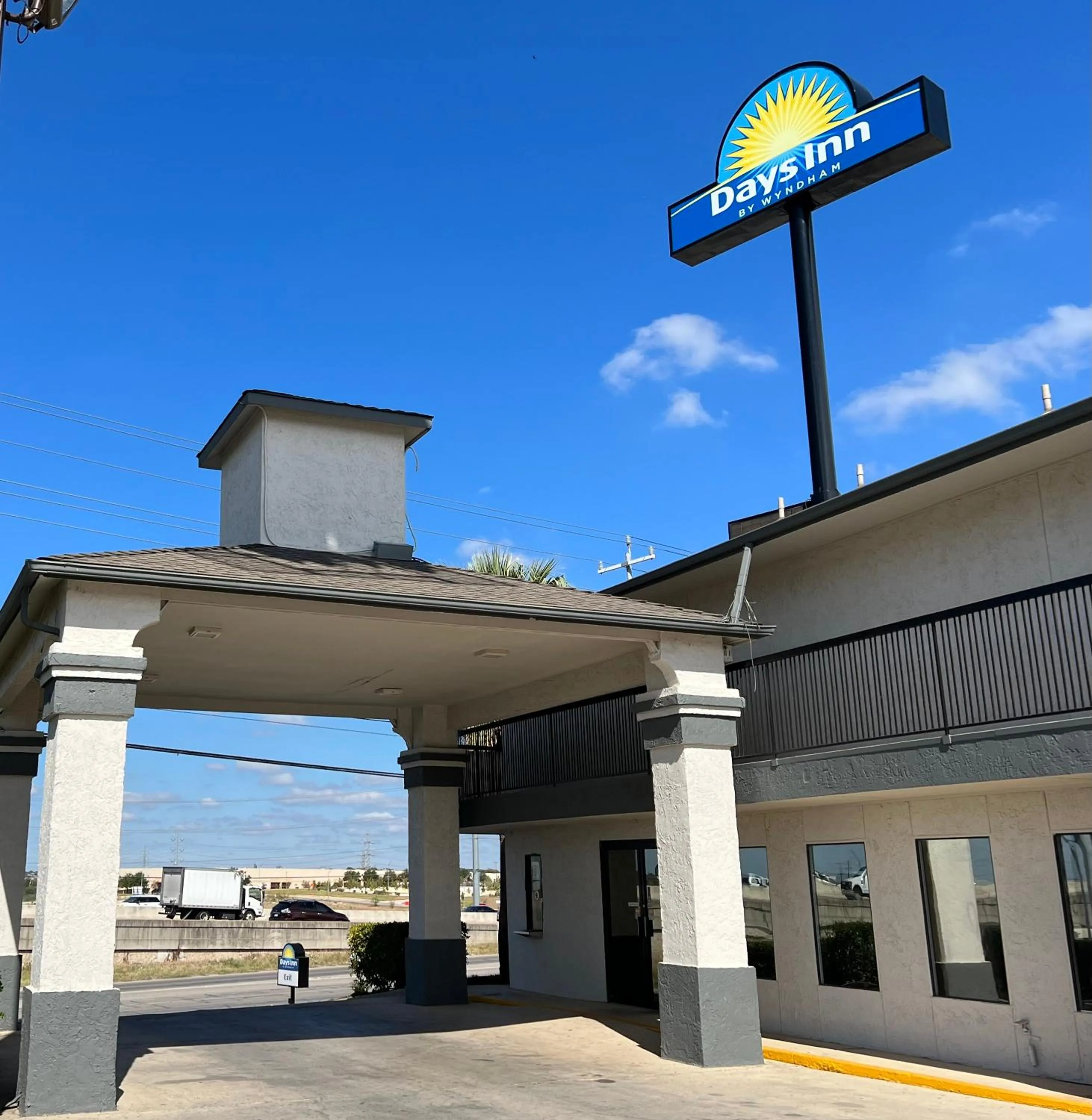 Property building in Days Inn by Wyndham San Antonio Interstate Hwy 35 North
