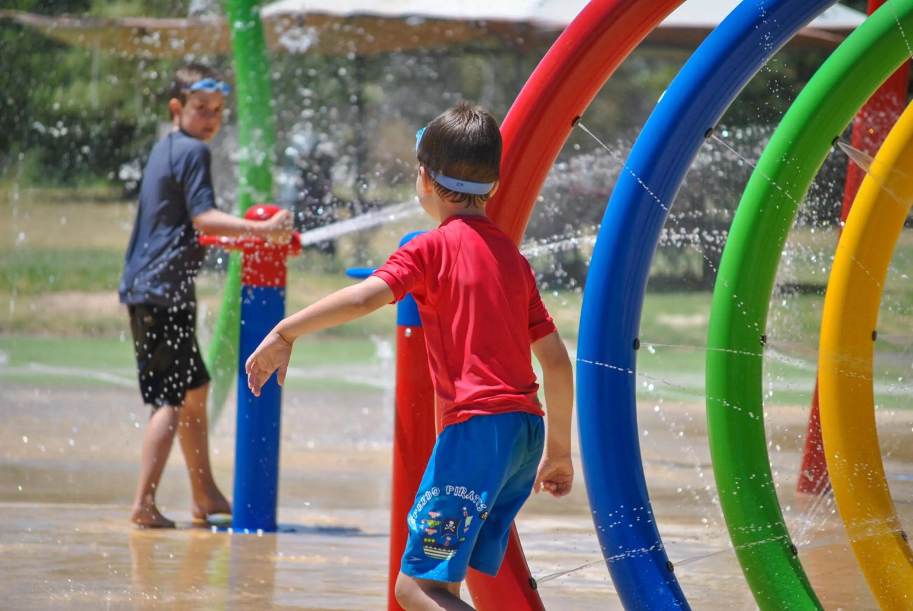 People in Lake Hume Holiday Park