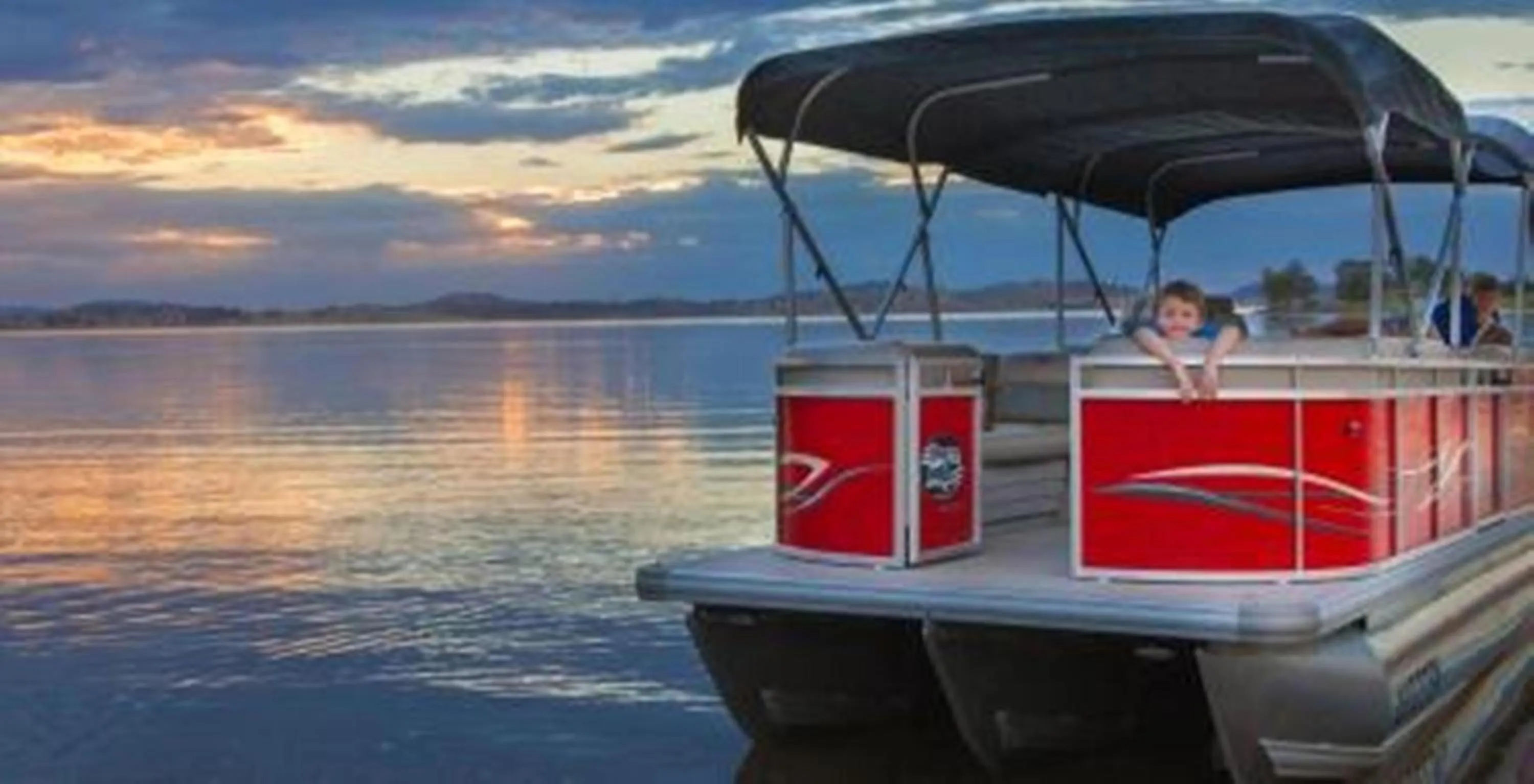 Summer in Lake Hume Holiday Park