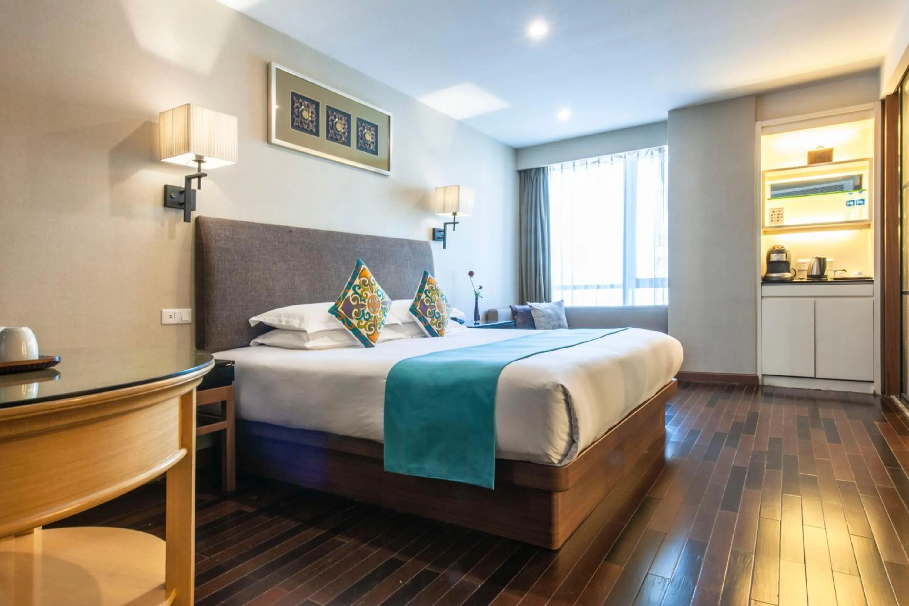 Photo of the whole room, Bed in SSAW Boutique Hotel Hefei Intime Centre