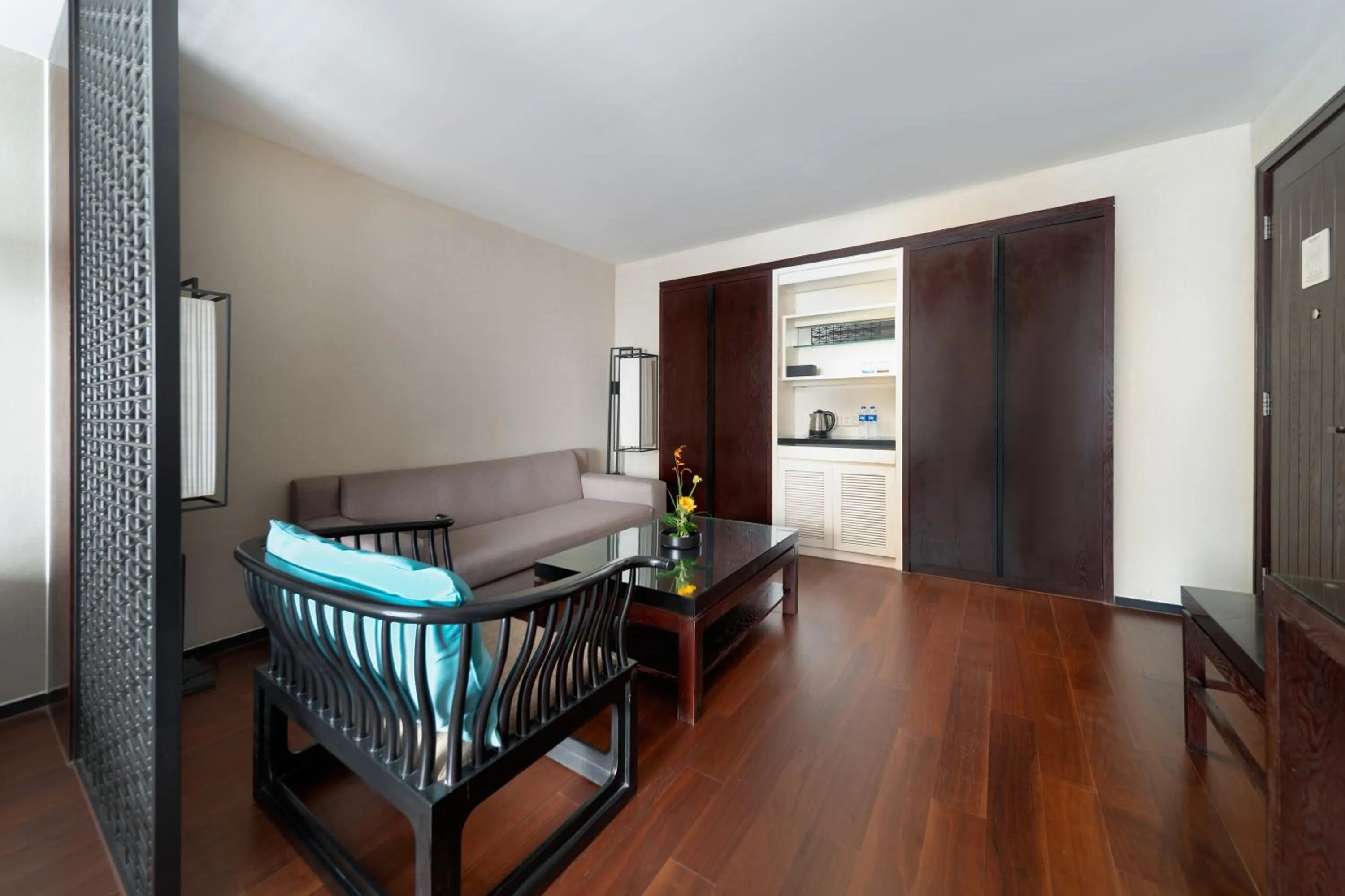 Living room in SSAW Boutique Hotel Hefei Intime Centre