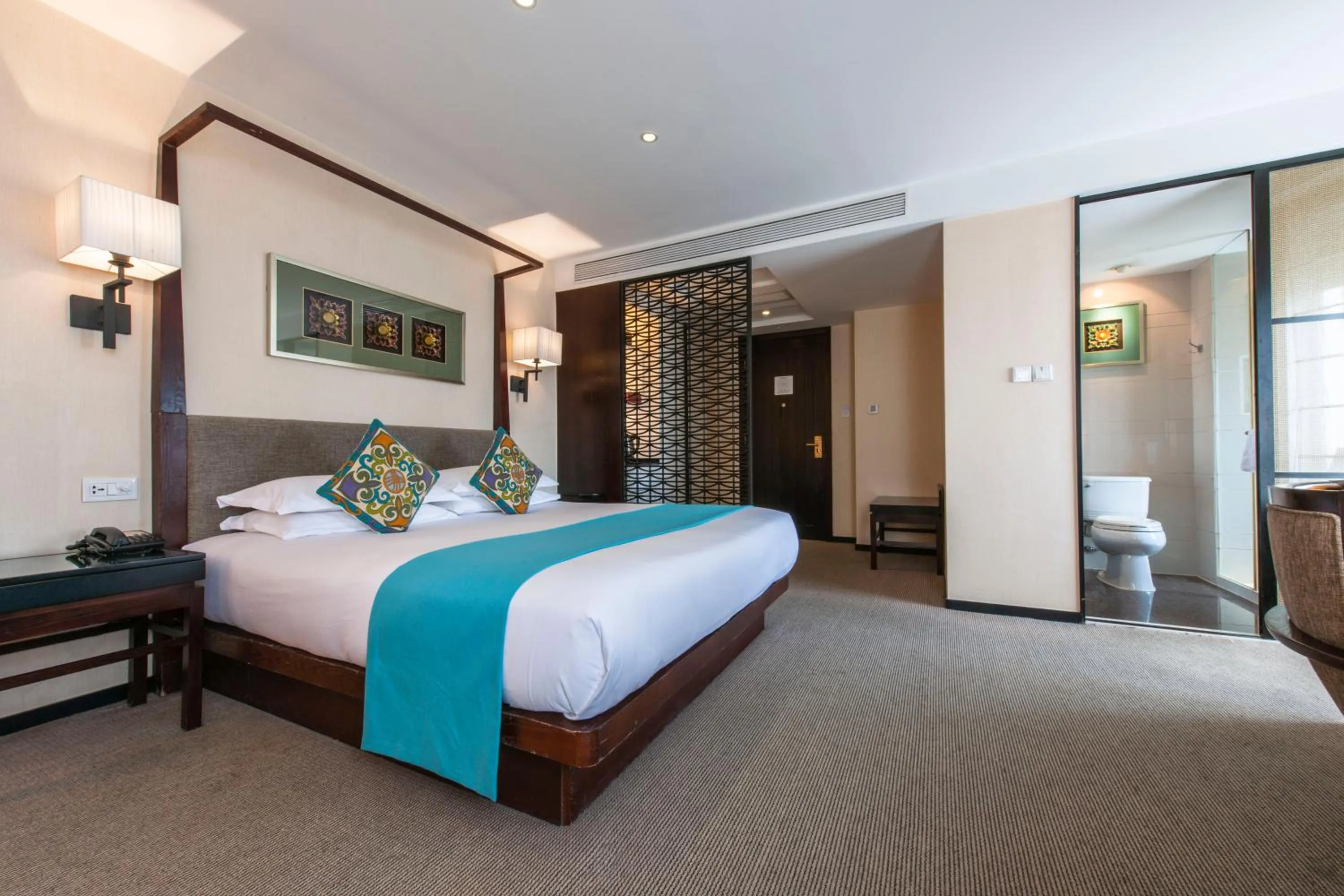 Photo of the whole room, Bed in SSAW Boutique Hotel Hefei Intime Centre