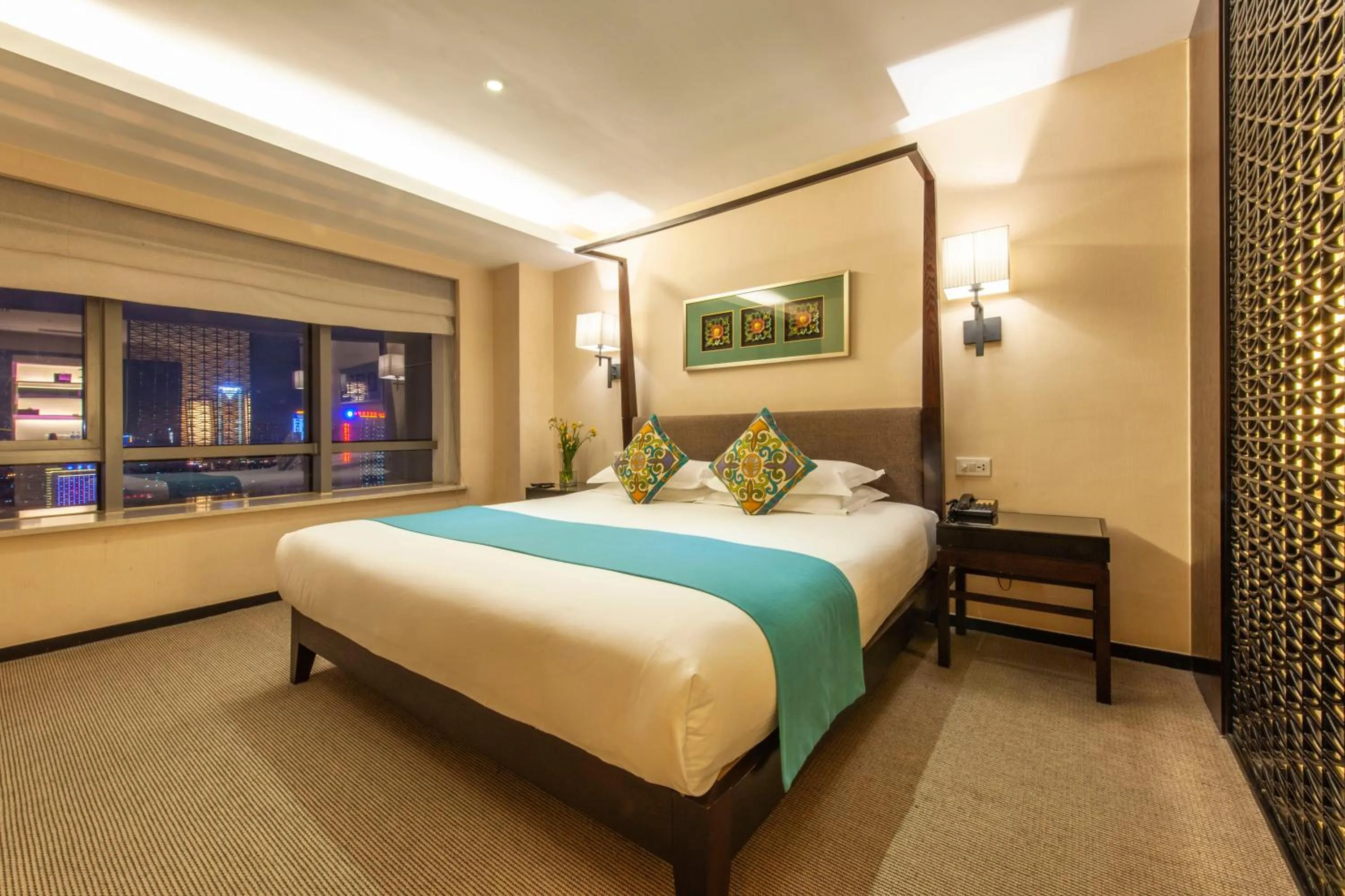 Photo of the whole room, Bed in SSAW Boutique Hotel Hefei Intime Centre