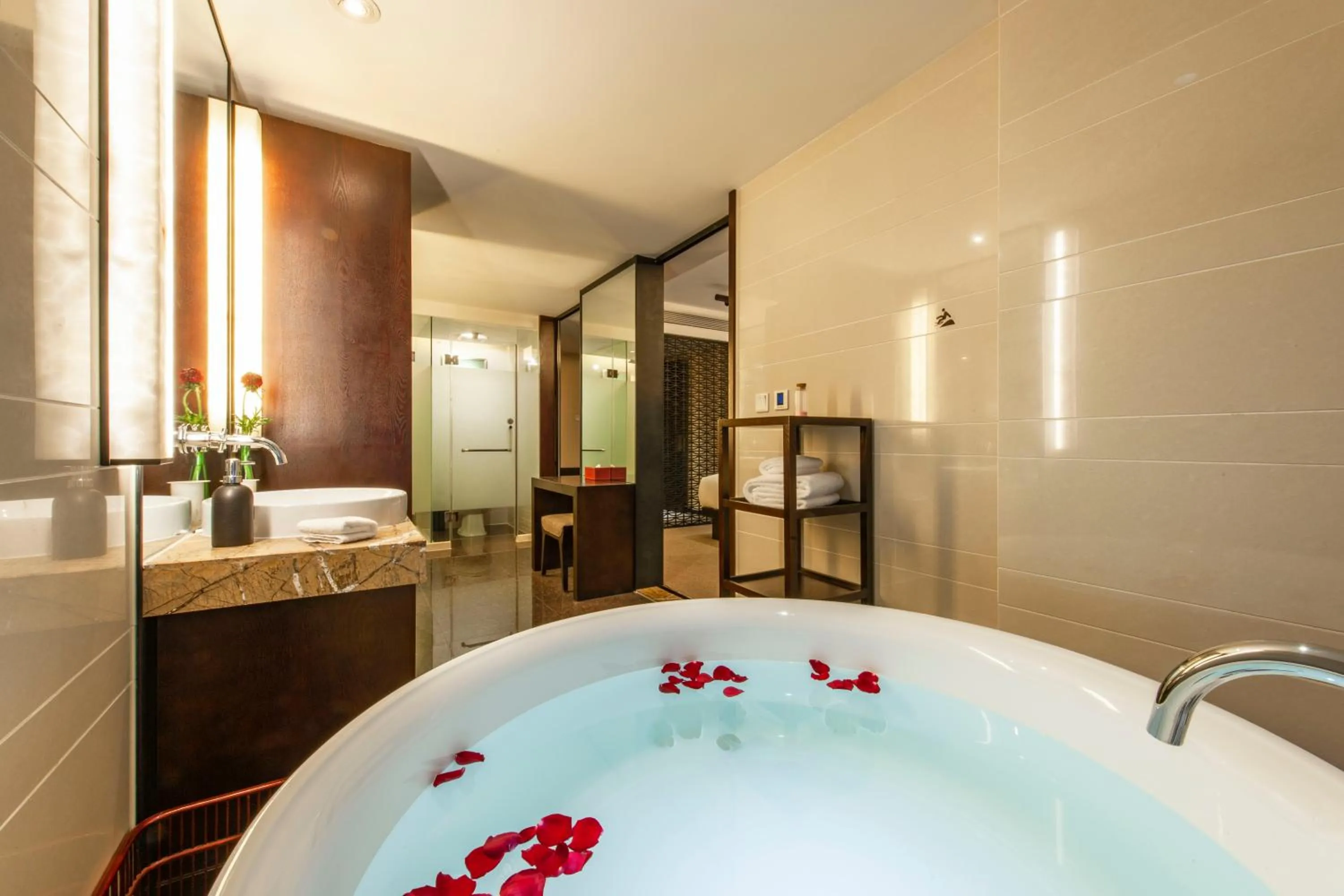 Hot Tub in SSAW Boutique Hotel Hefei Intime Centre