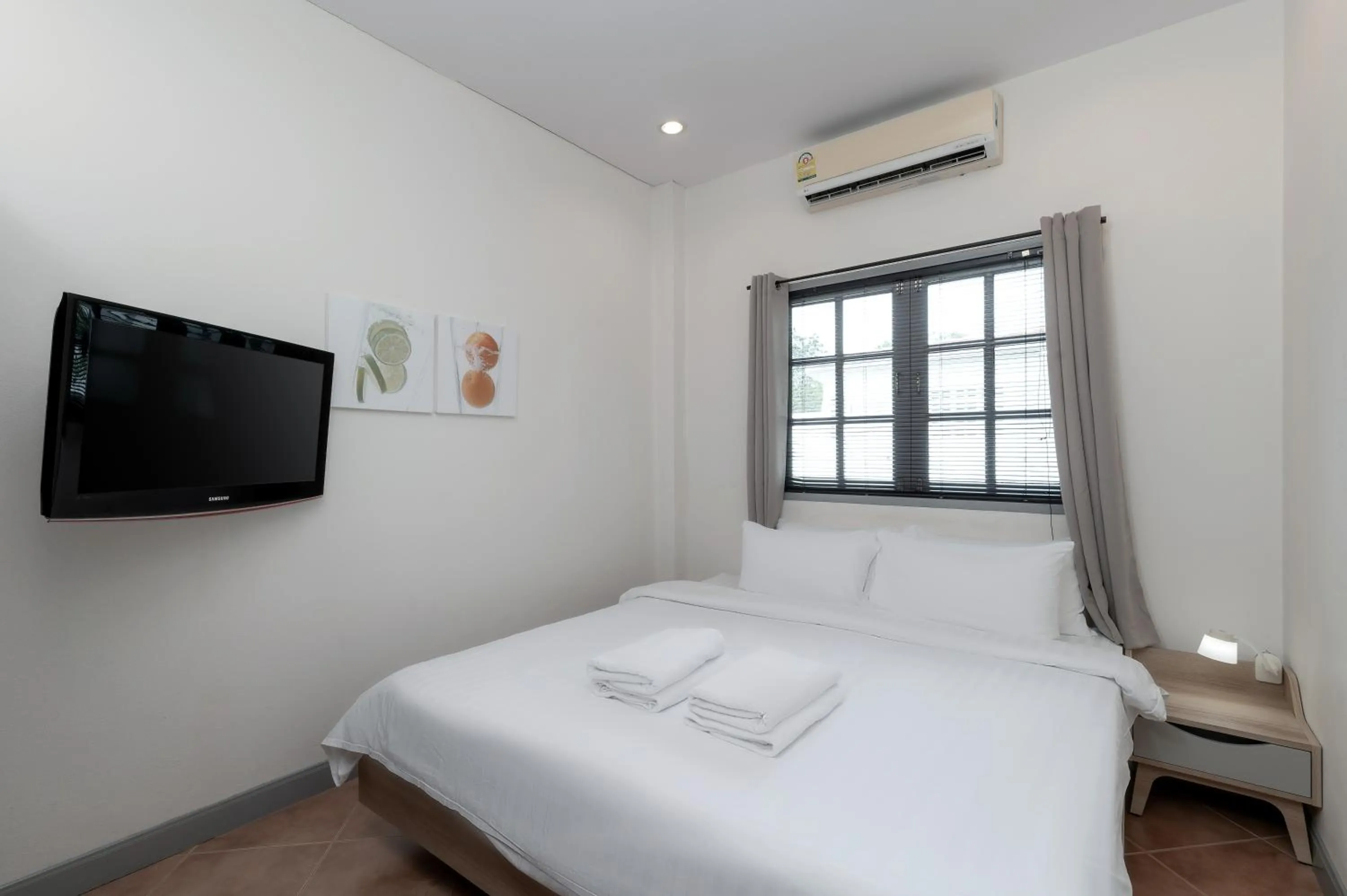 Bedroom, Bed in Orchid Paradise Homes 25