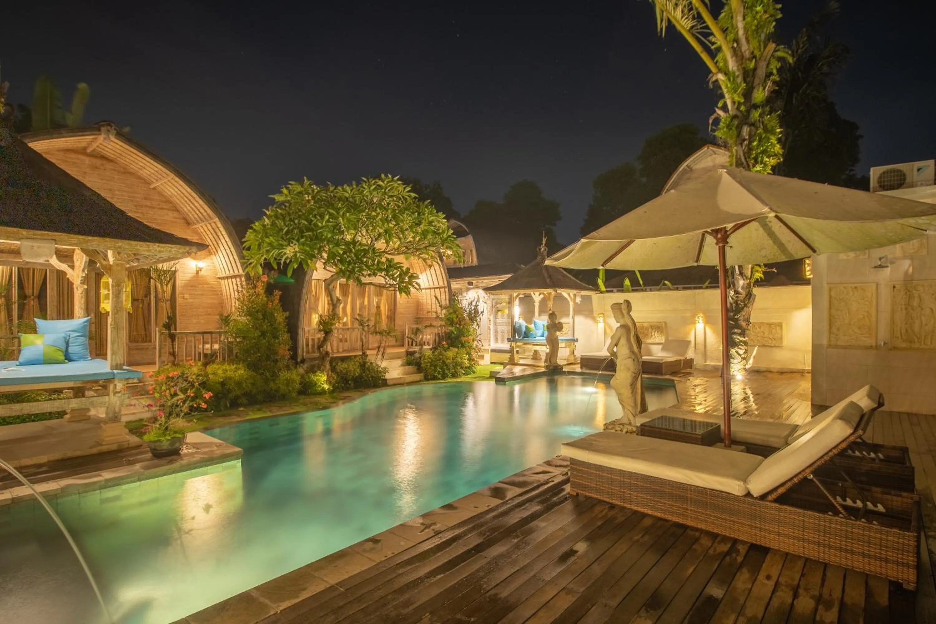 Swimming pool in Wana Shanti Villa