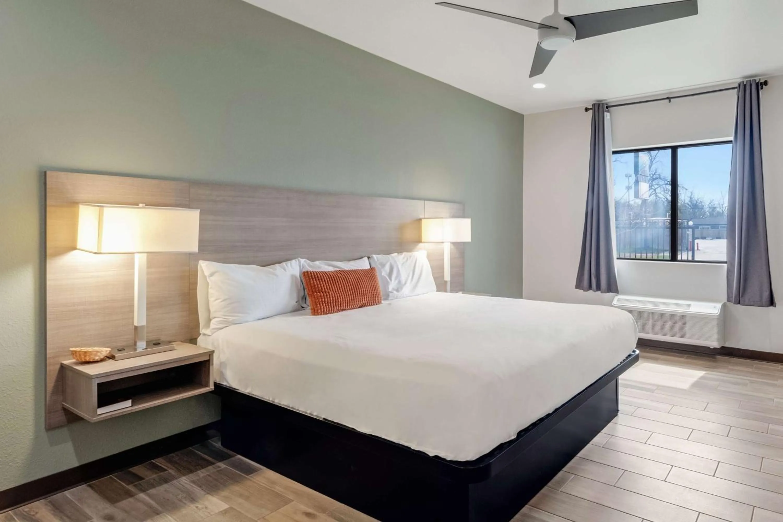 Bedroom, Bed in Americas Best Value Inn San Antonio Downtown Riverwalk