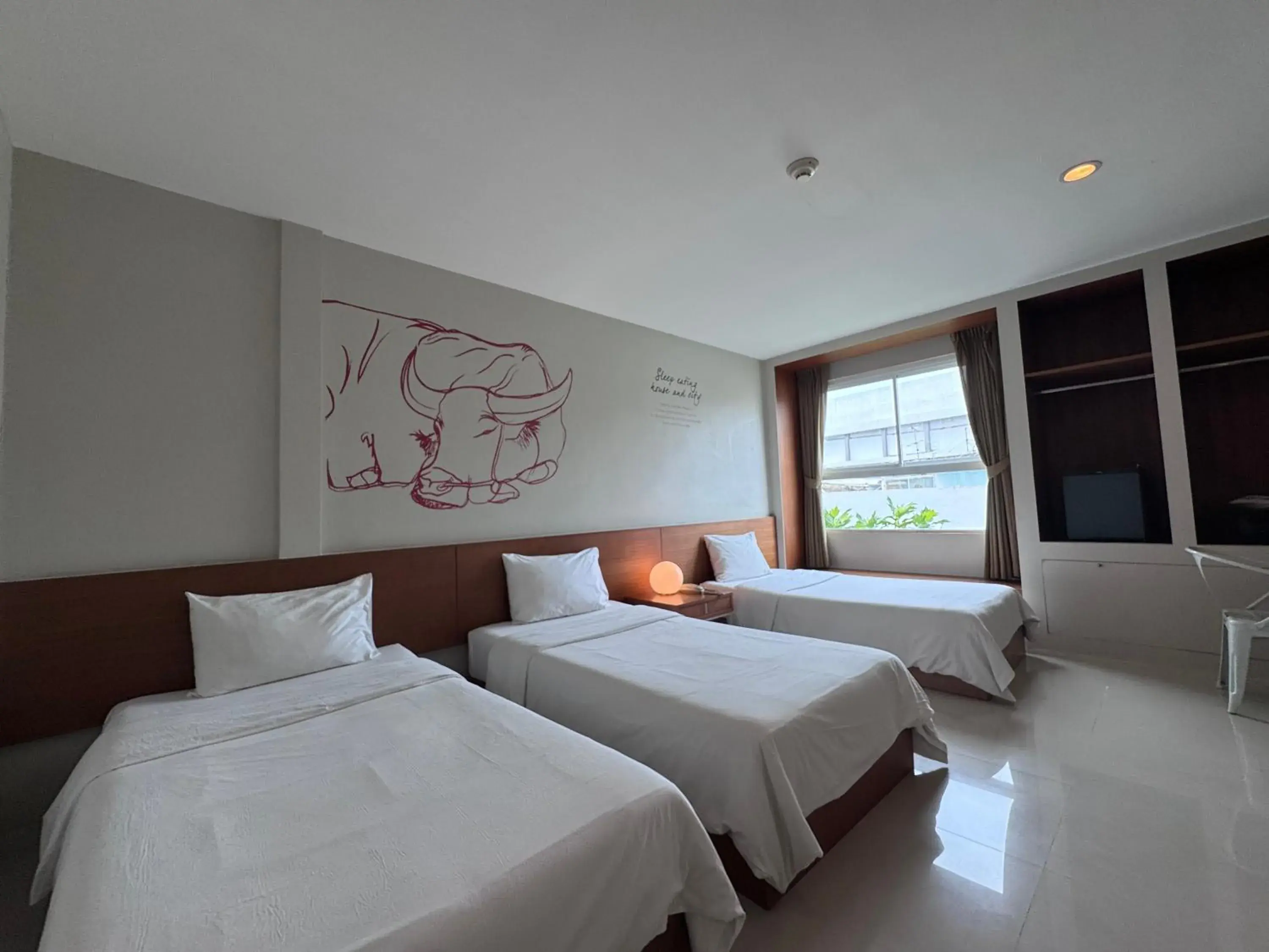 Standard Triple Room in CHERN Bangkok Standard Triple Room in CHERN Bangkok