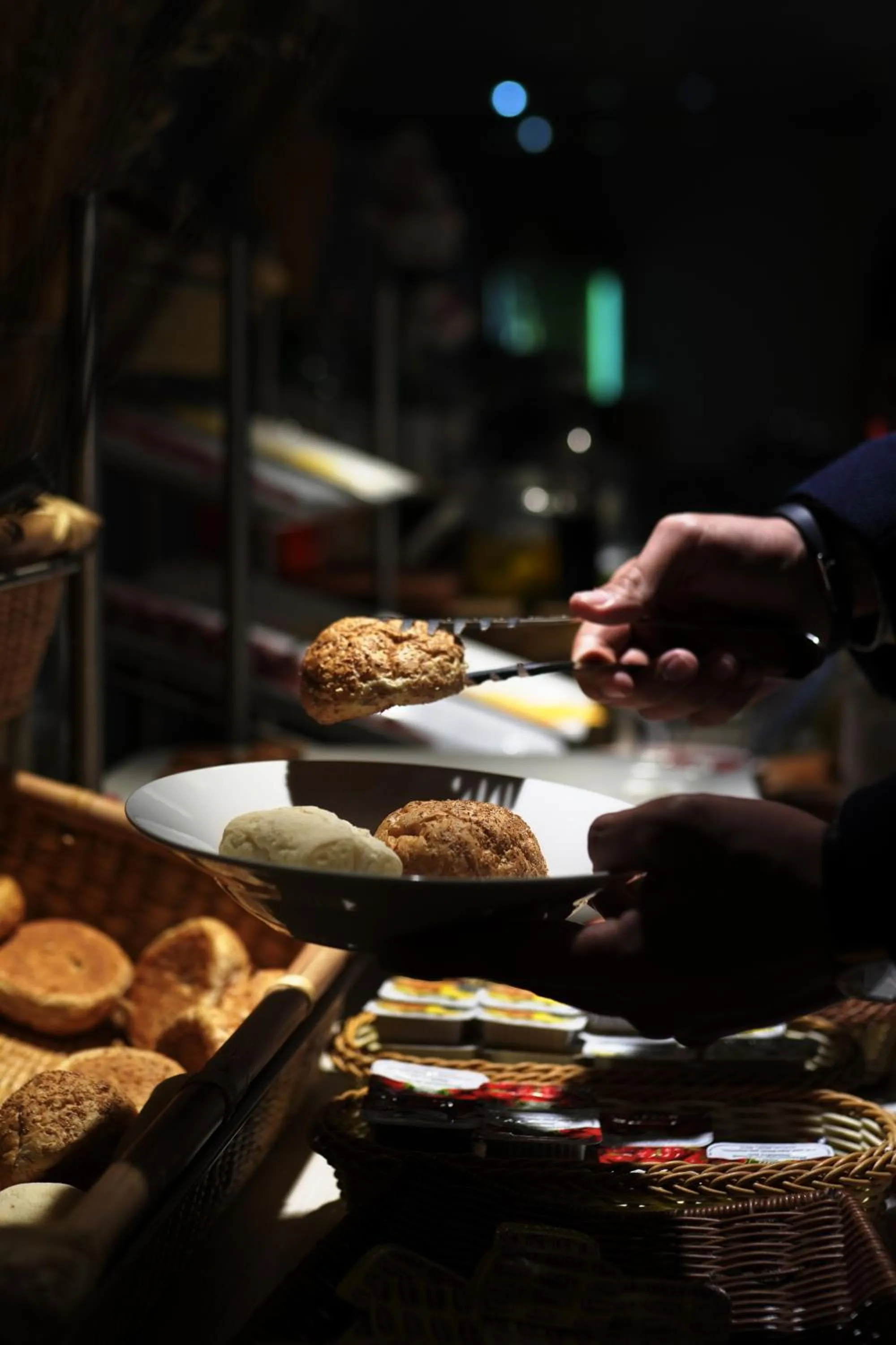 Restaurant/places to eat in Hotel Britania Crystal Collection