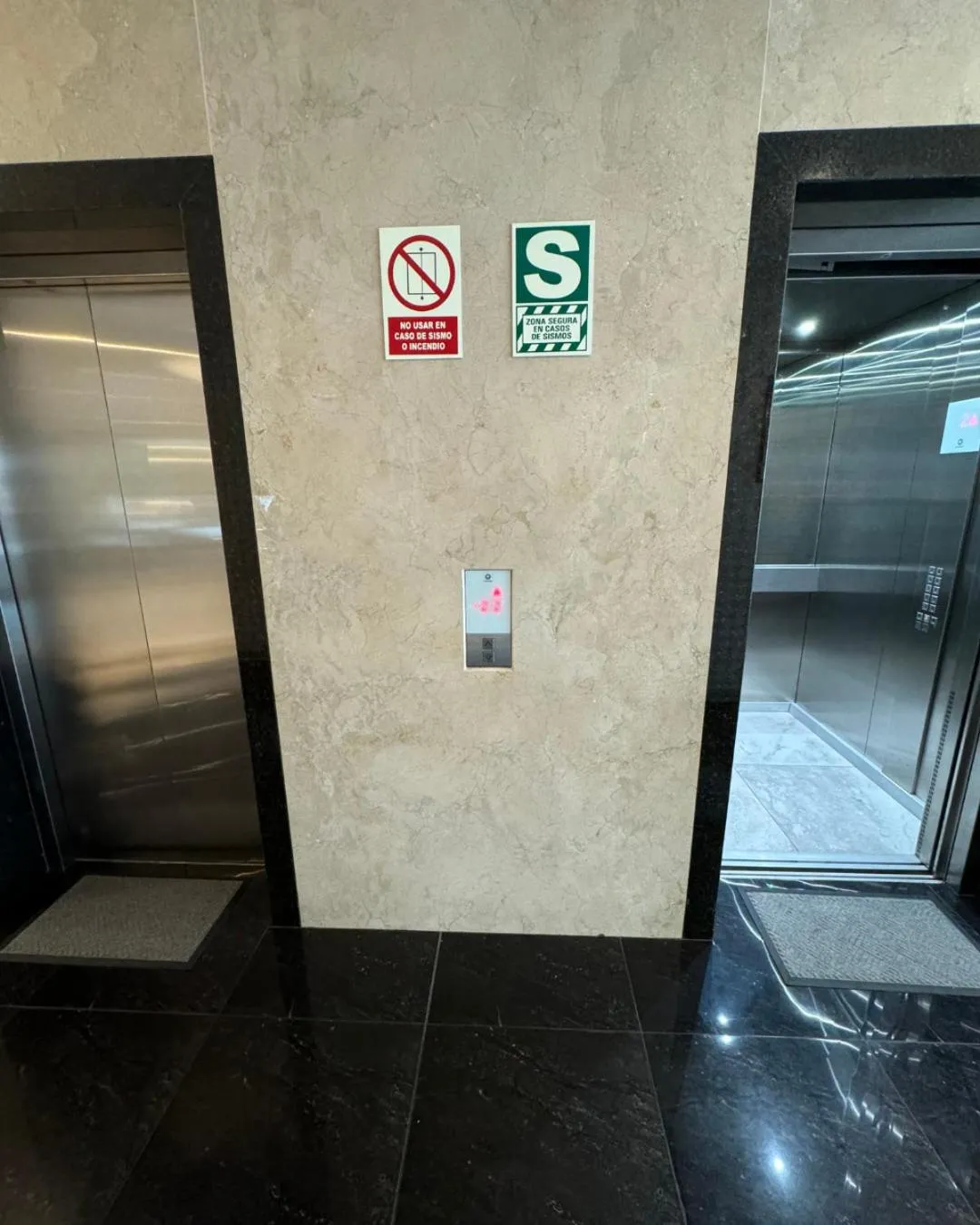 elevator in Hotel Britania Crystal Collection