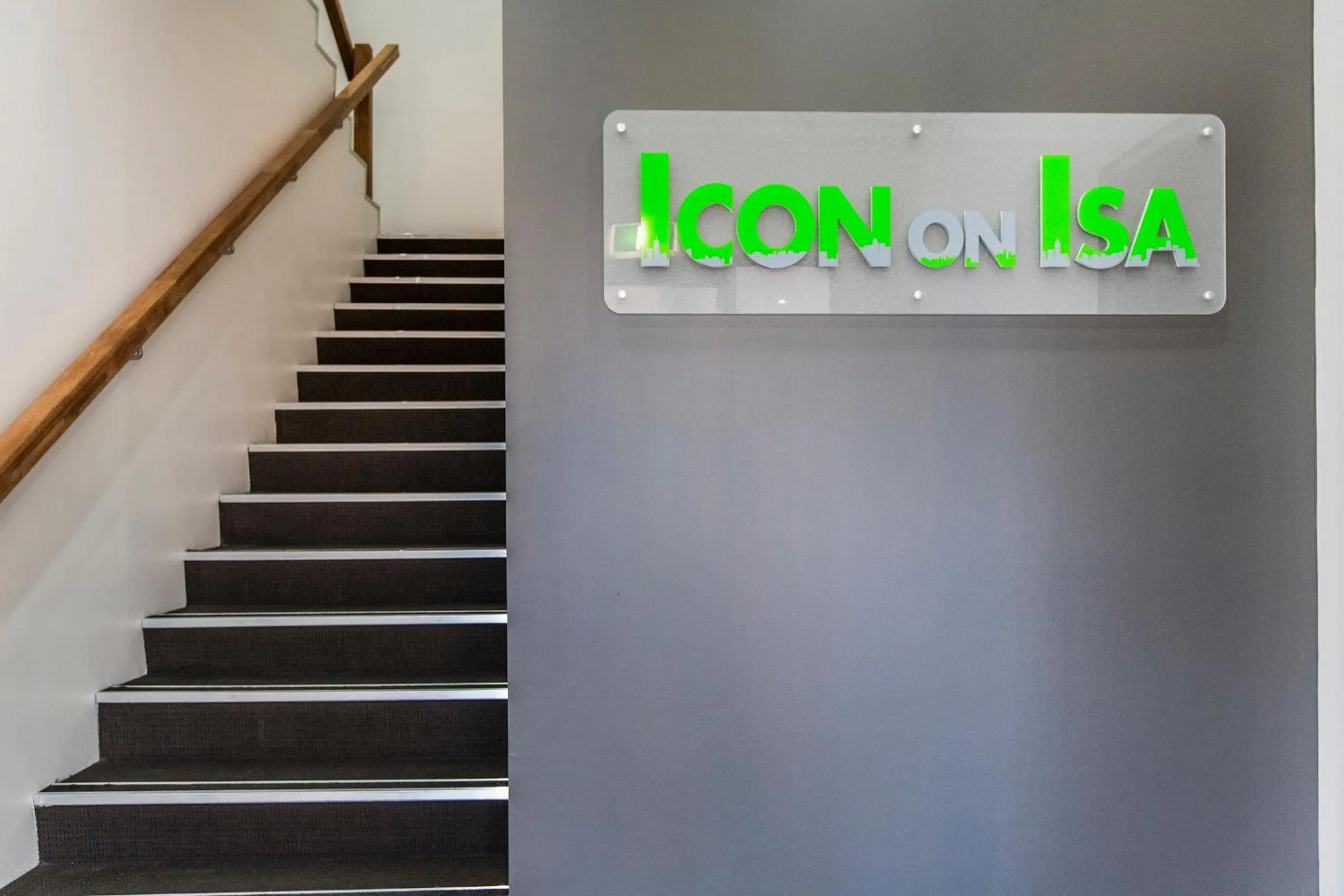 Facade/entrance in Icon on Isa