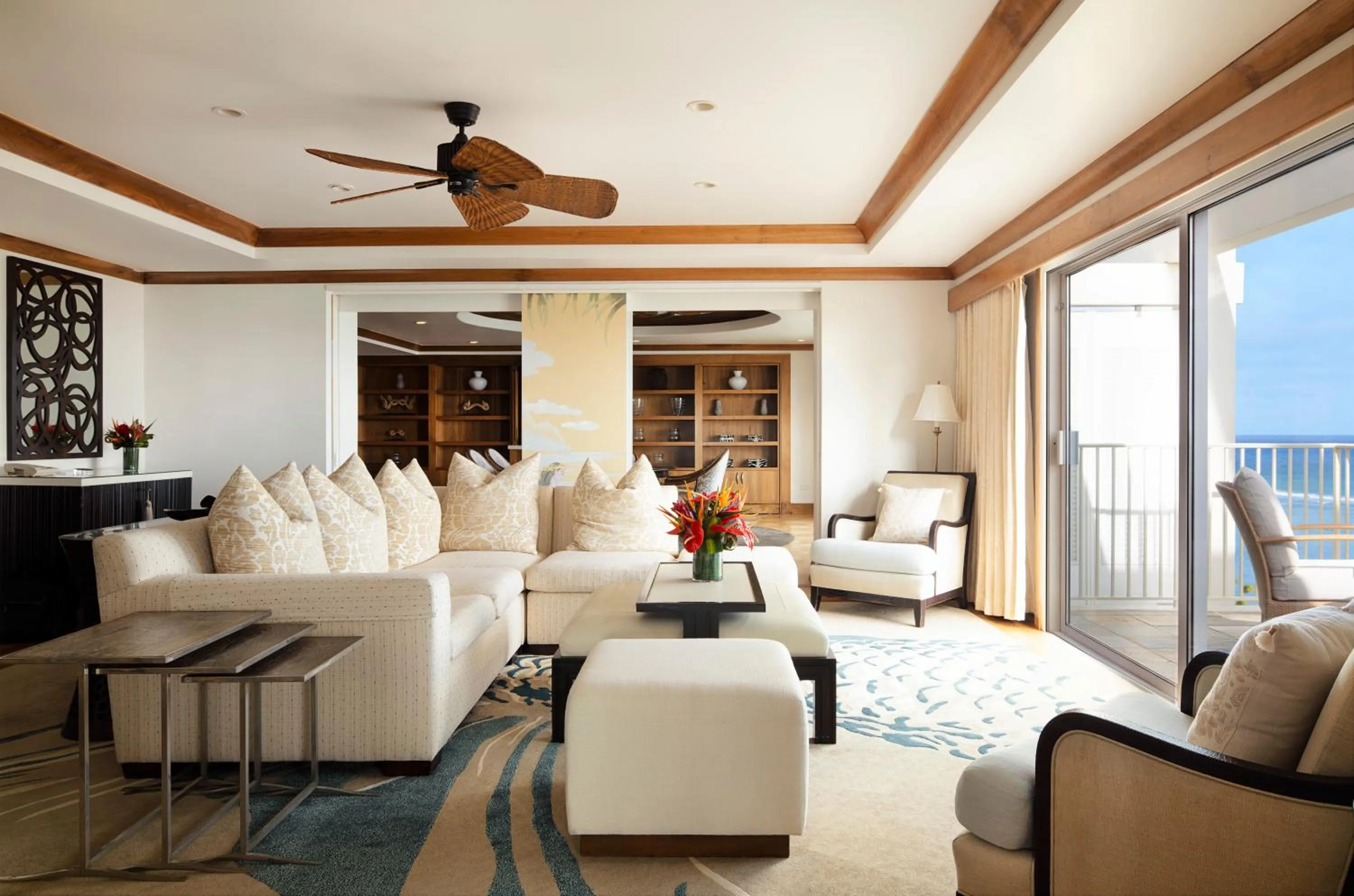 Living room in The Kahala Hotel and Resort
