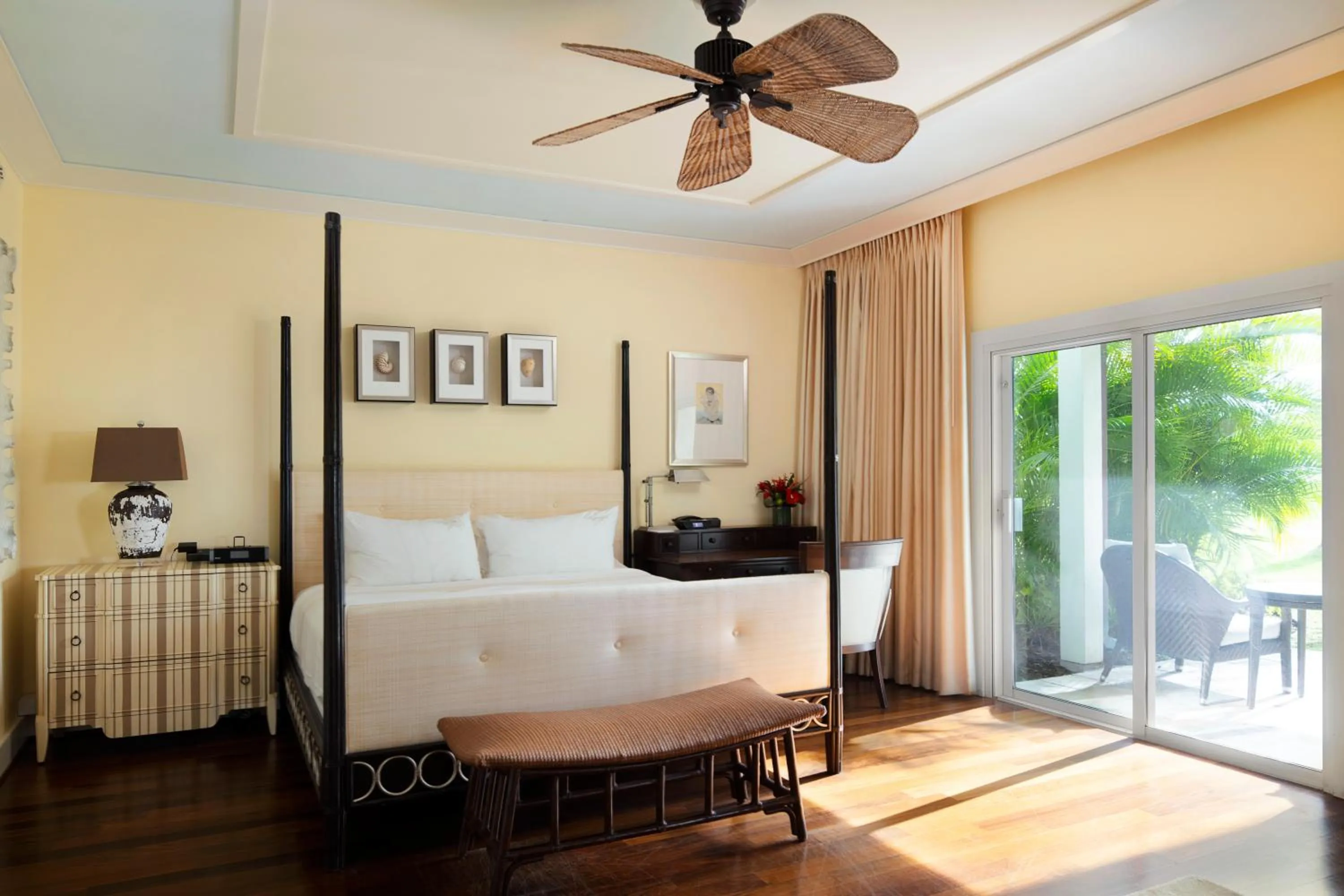 Bed in The Kahala Hotel and Resort