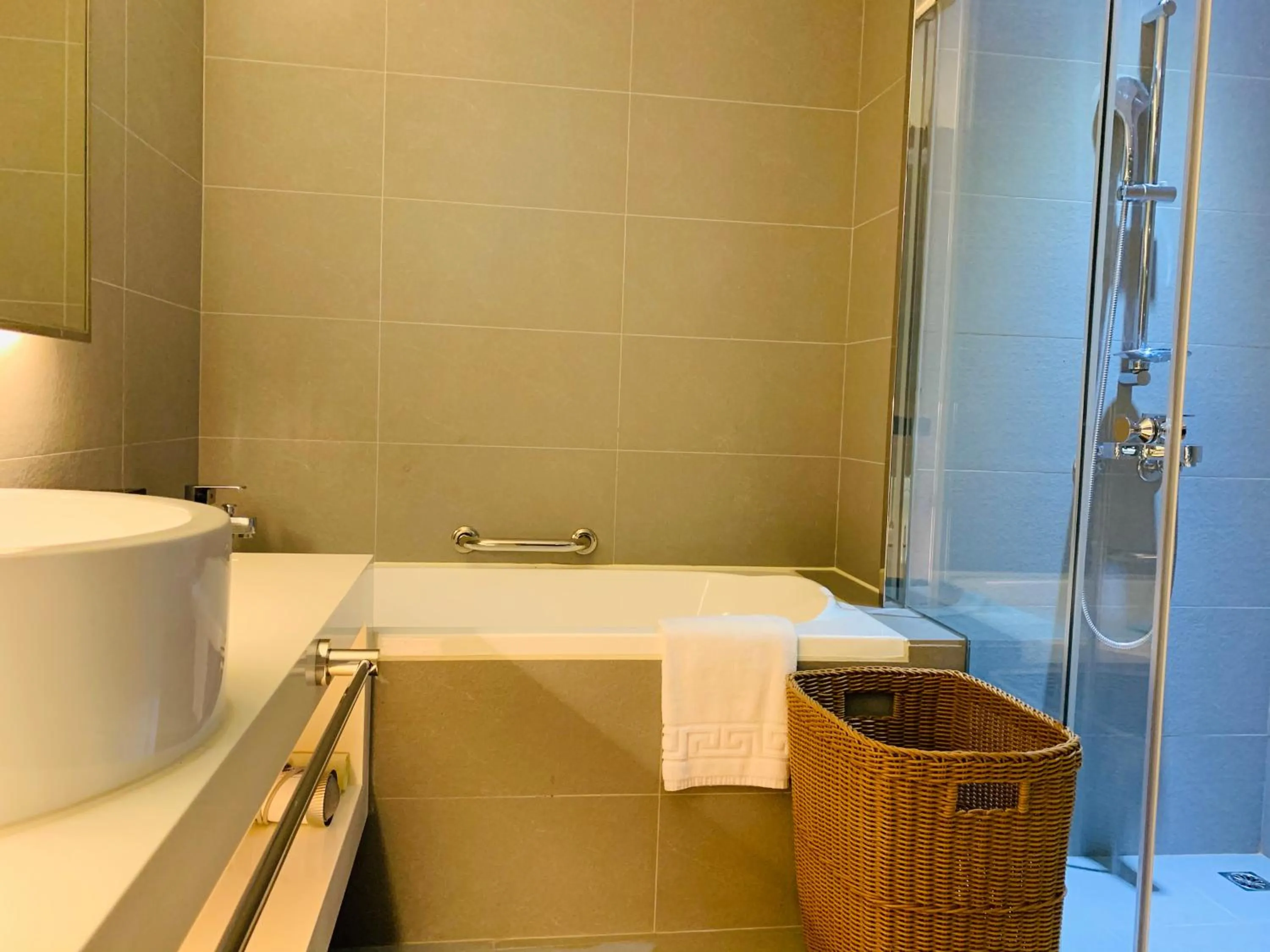 Bathroom in Ramada Encore By Wyndham Hualien