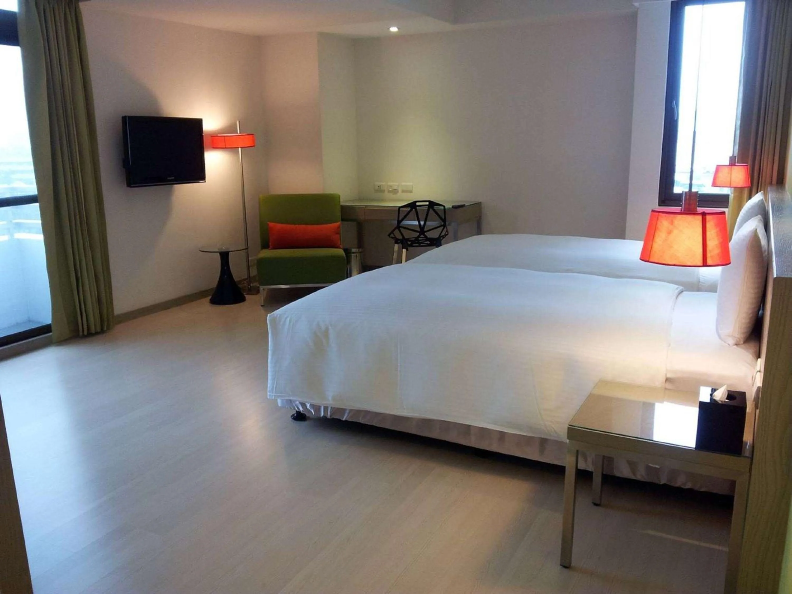 Photo of the whole room, Bed in Ramada Encore By Wyndham Hualien