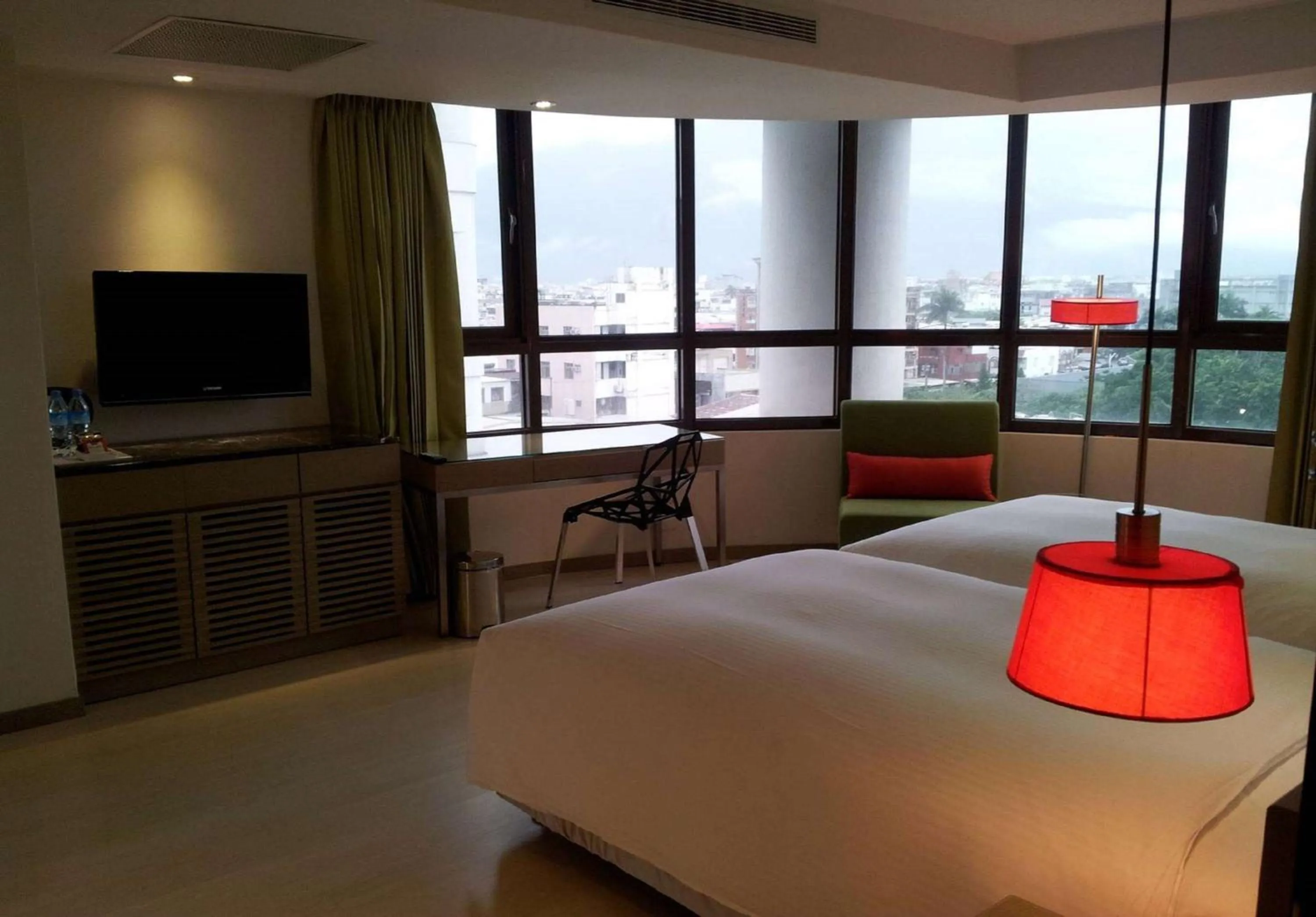 Photo of the whole room, Bed in Ramada Encore By Wyndham Hualien