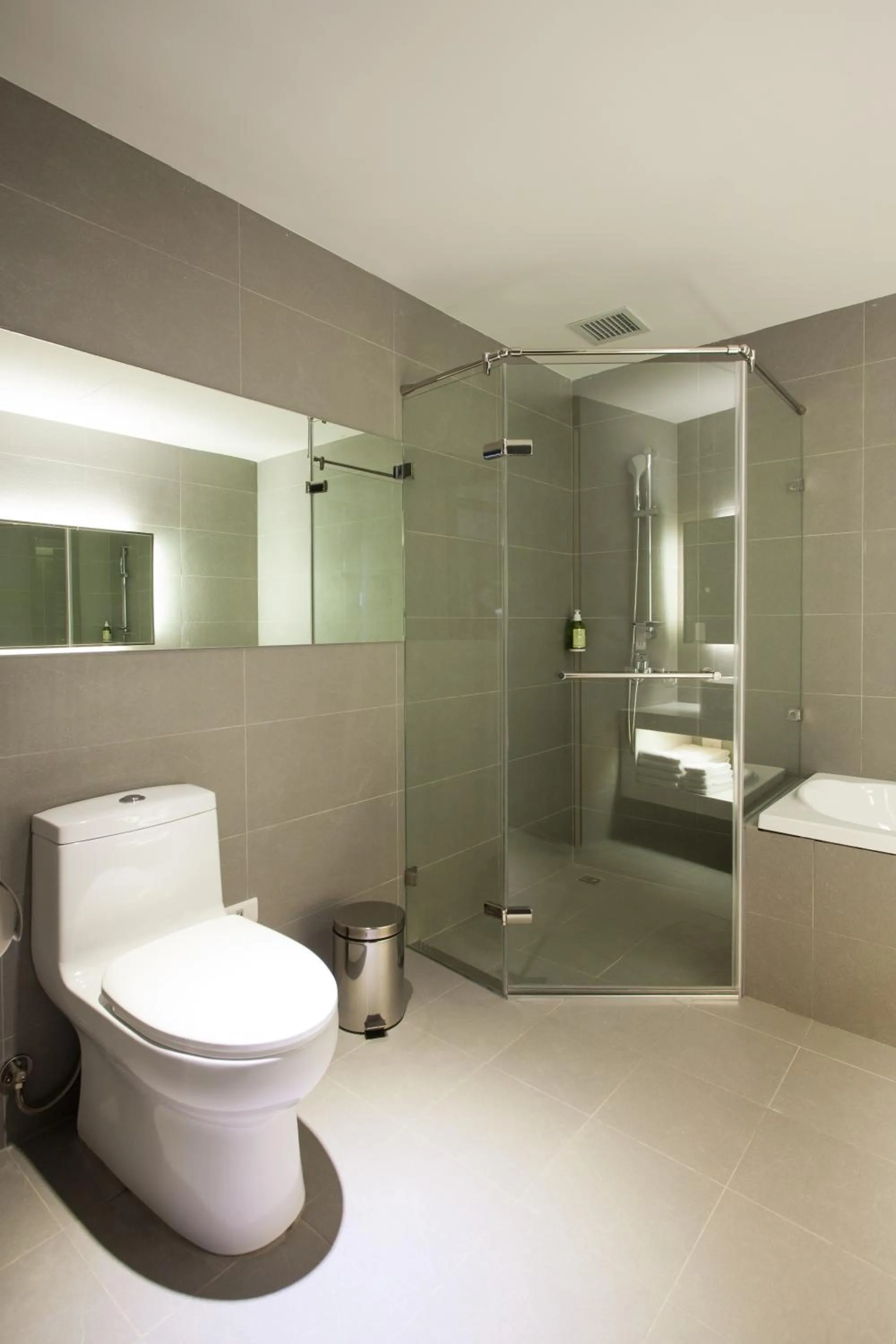 Bathroom in Ramada Encore By Wyndham Hualien