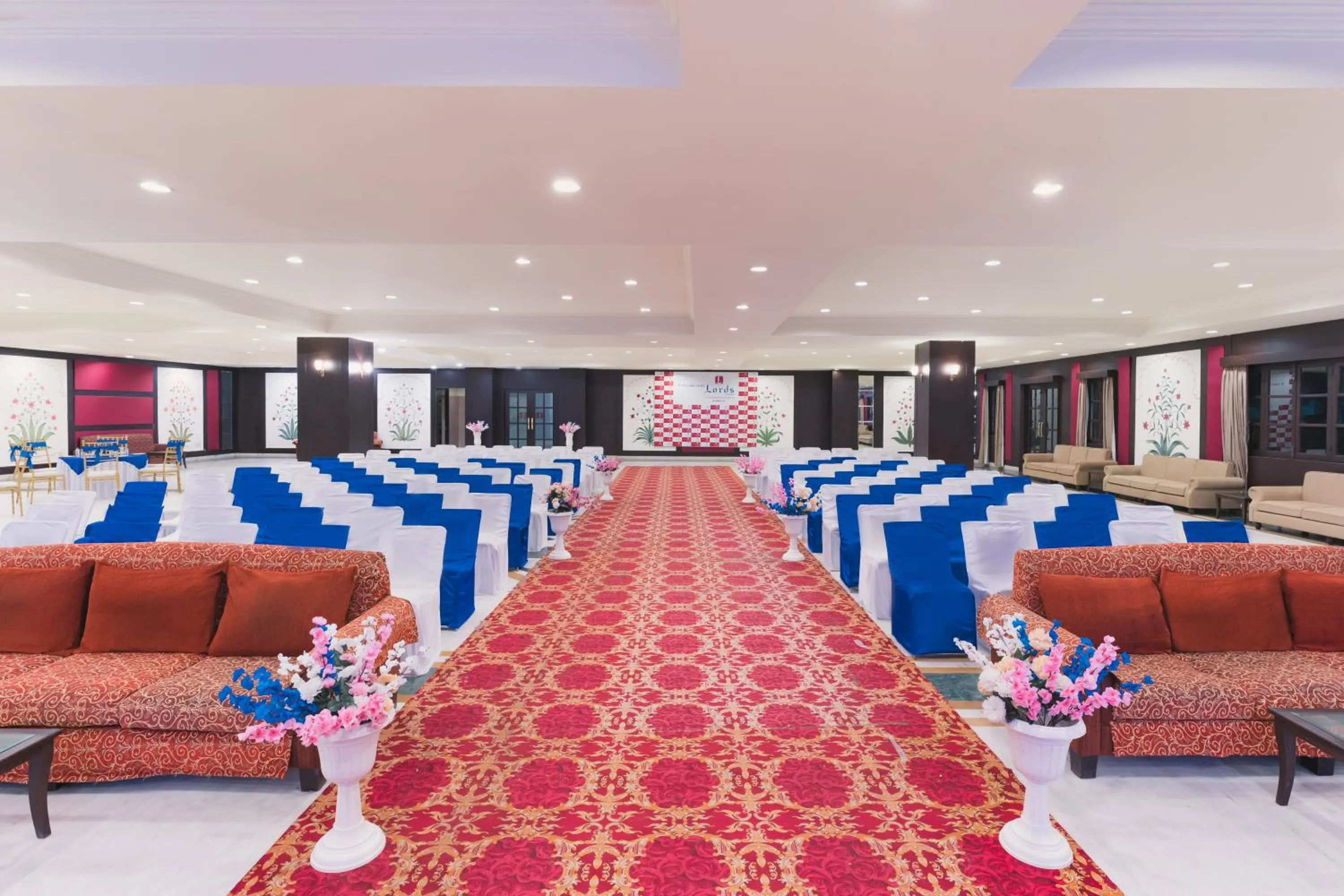 Banquet/Function facilities in Shree Vallabh Vilas Lords Plaza Nathdwara - Pure Veg