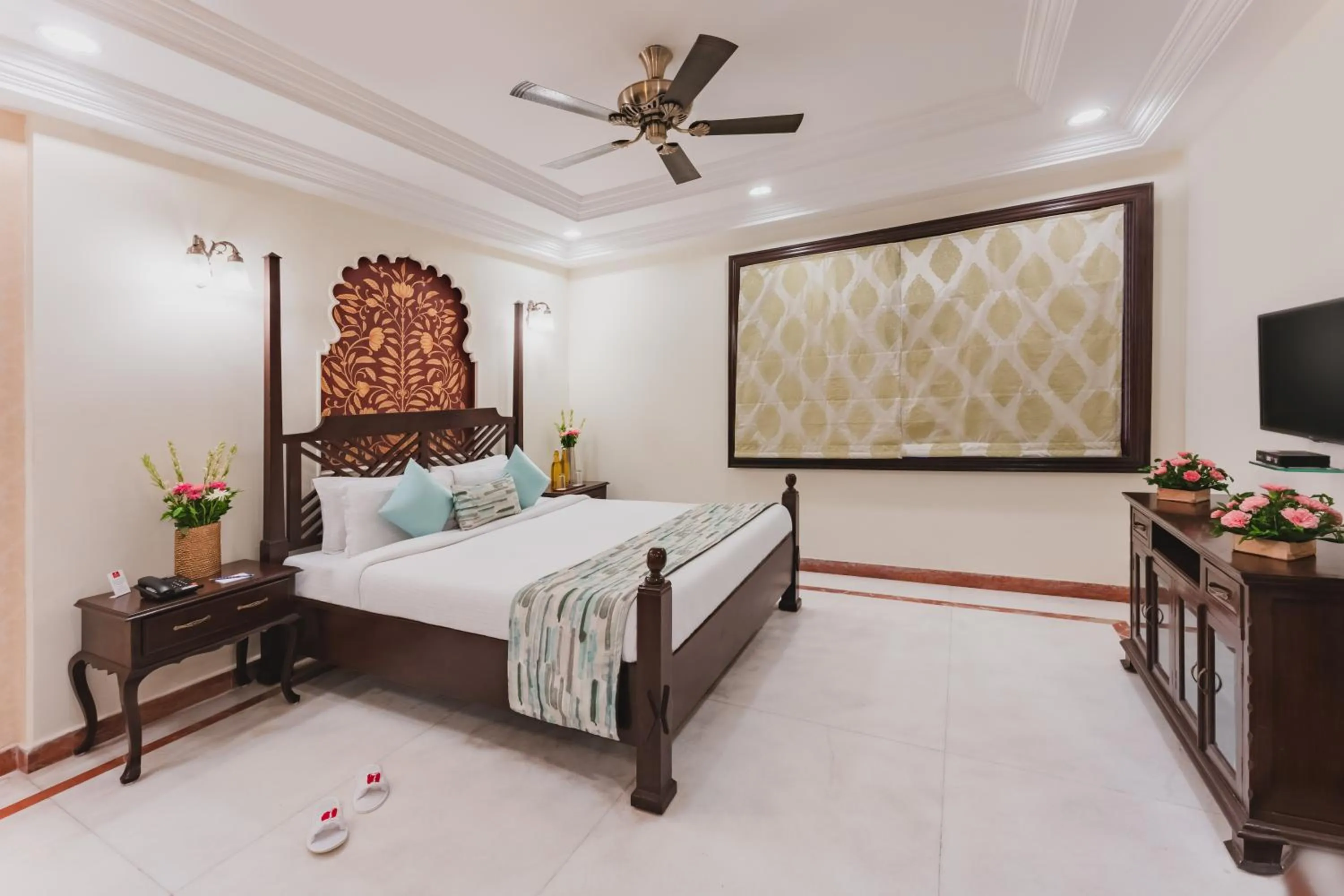Bed in Shree Vallabh Vilas Lords Plaza Nathdwara - Pure Veg