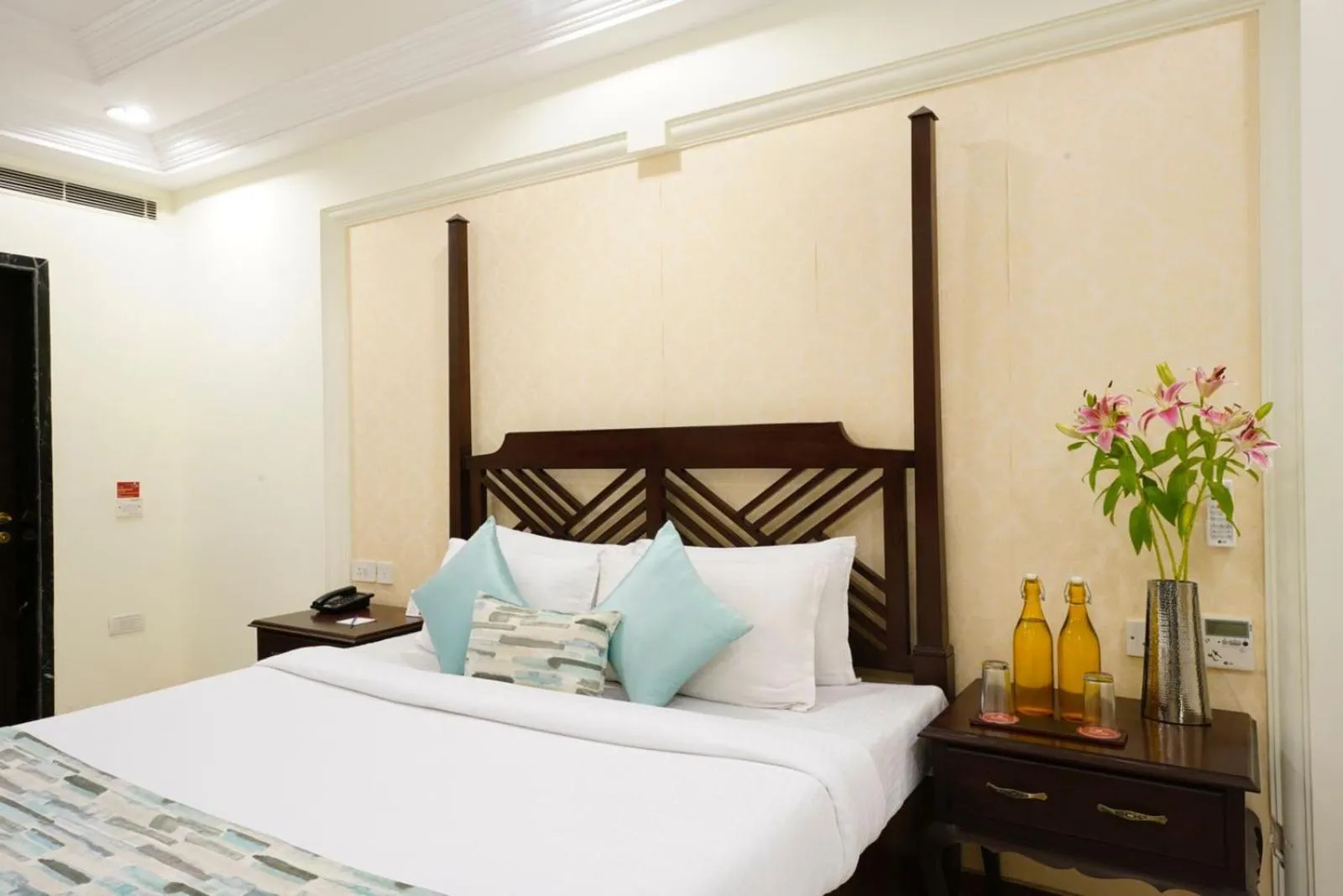 Bed in Shree Vallabh Vilas Lords Plaza Nathdwara - Pure Veg