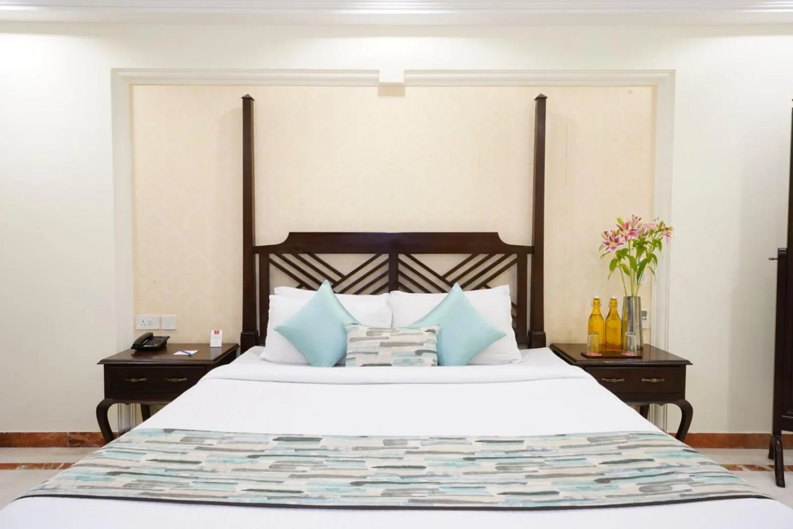 Bedroom, Bed in Shree Vallabh Vilas Lords Plaza Nathdwara - Pure Veg