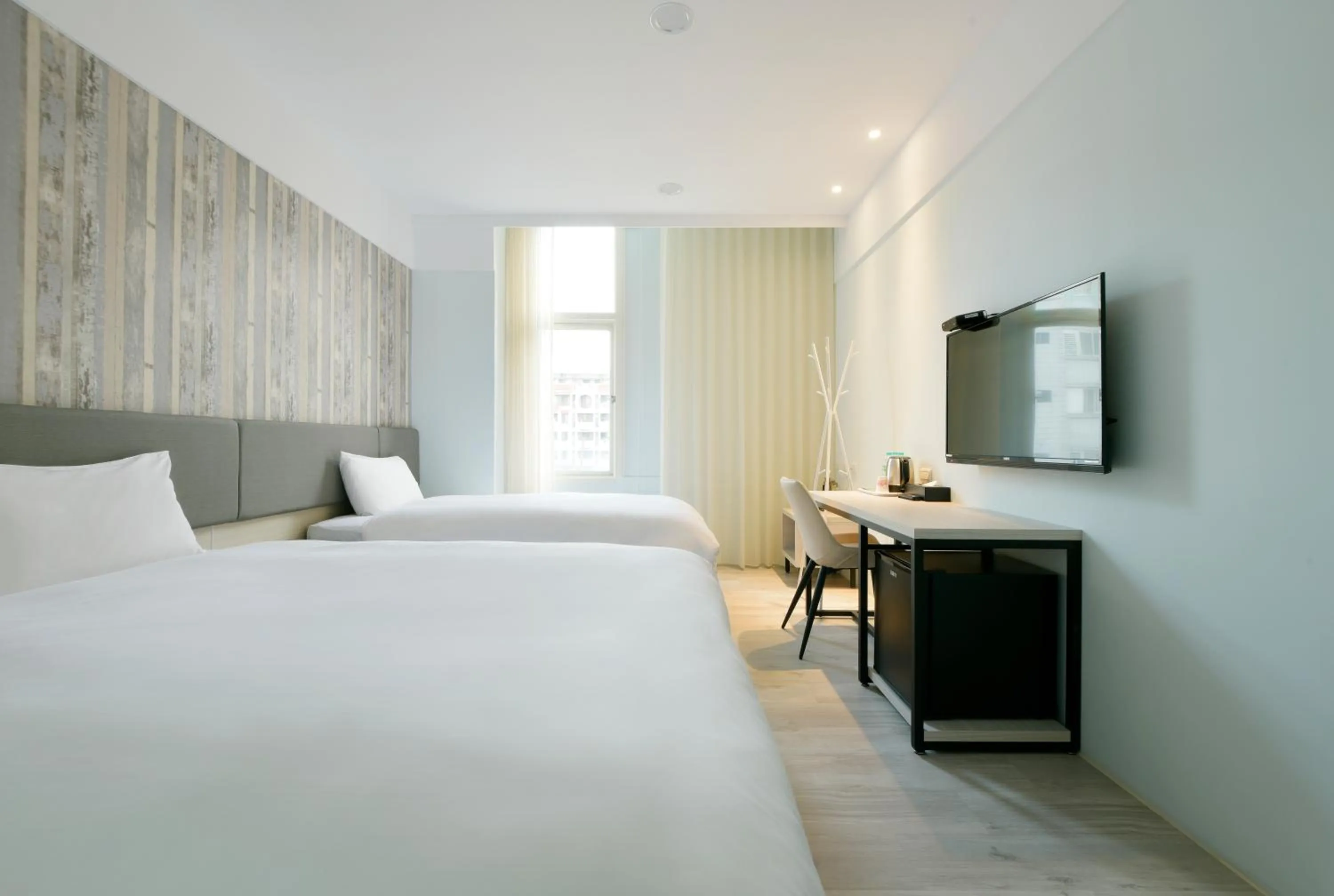 Photo of the whole room, Bed in Fengjia JinRui Hotel