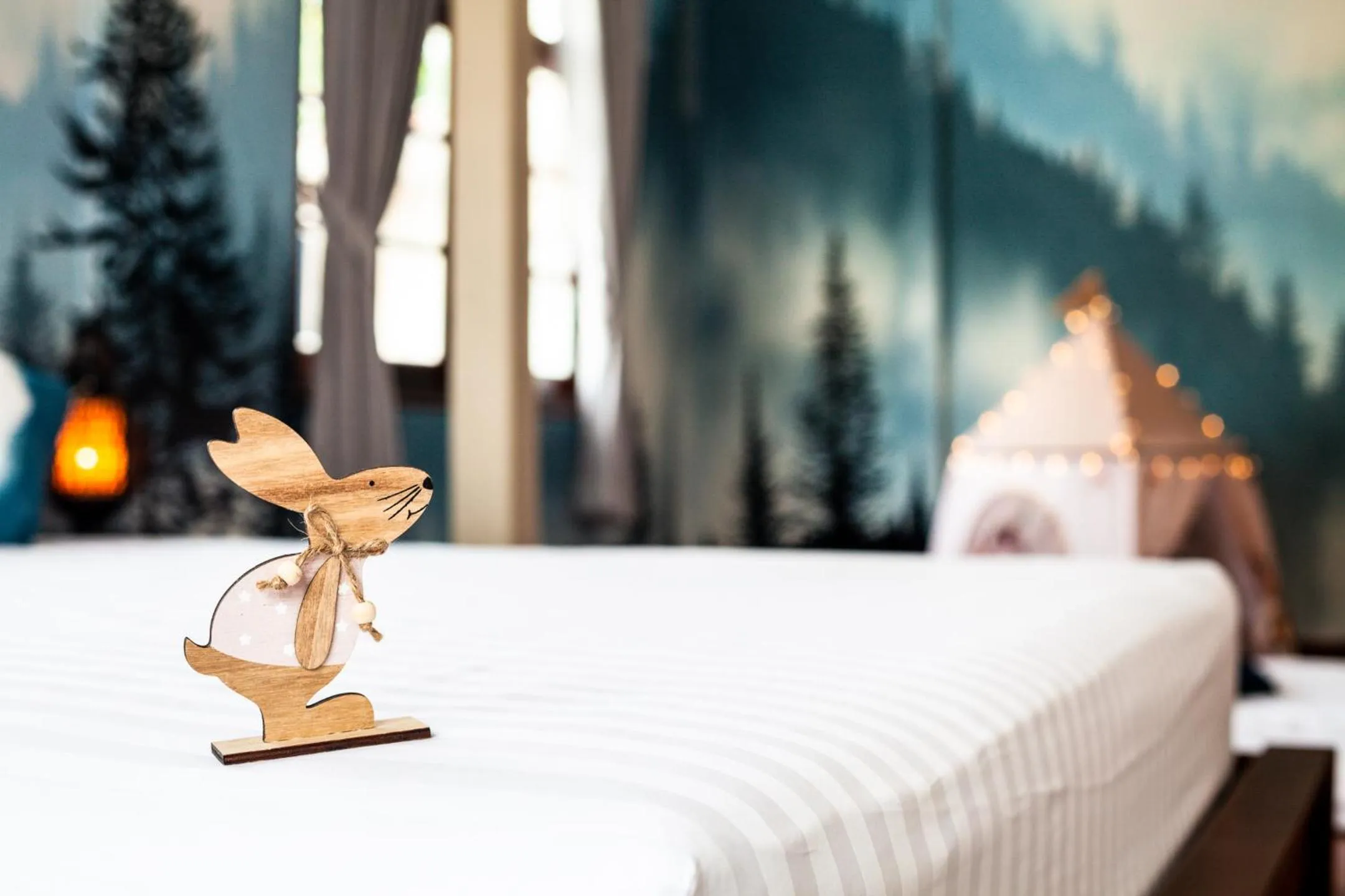 Decorative detail, Bed in Baan Suan Krung Kao