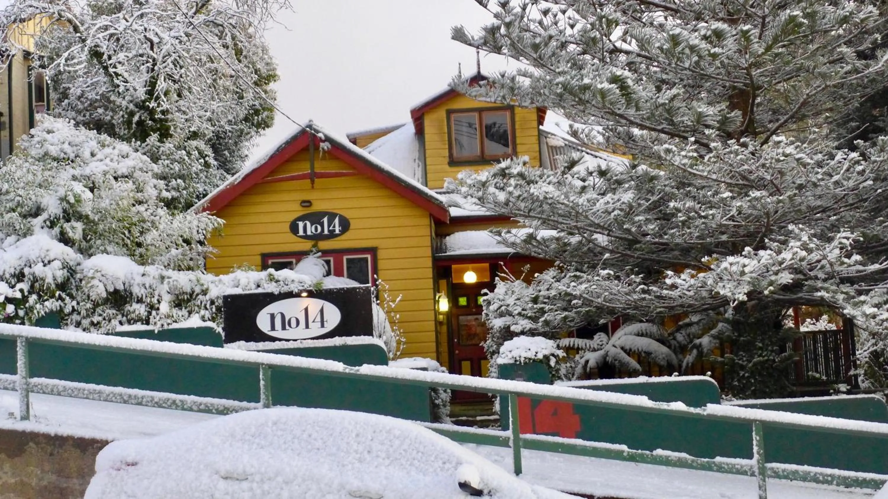 Facade/entrance in No14 Lovel St