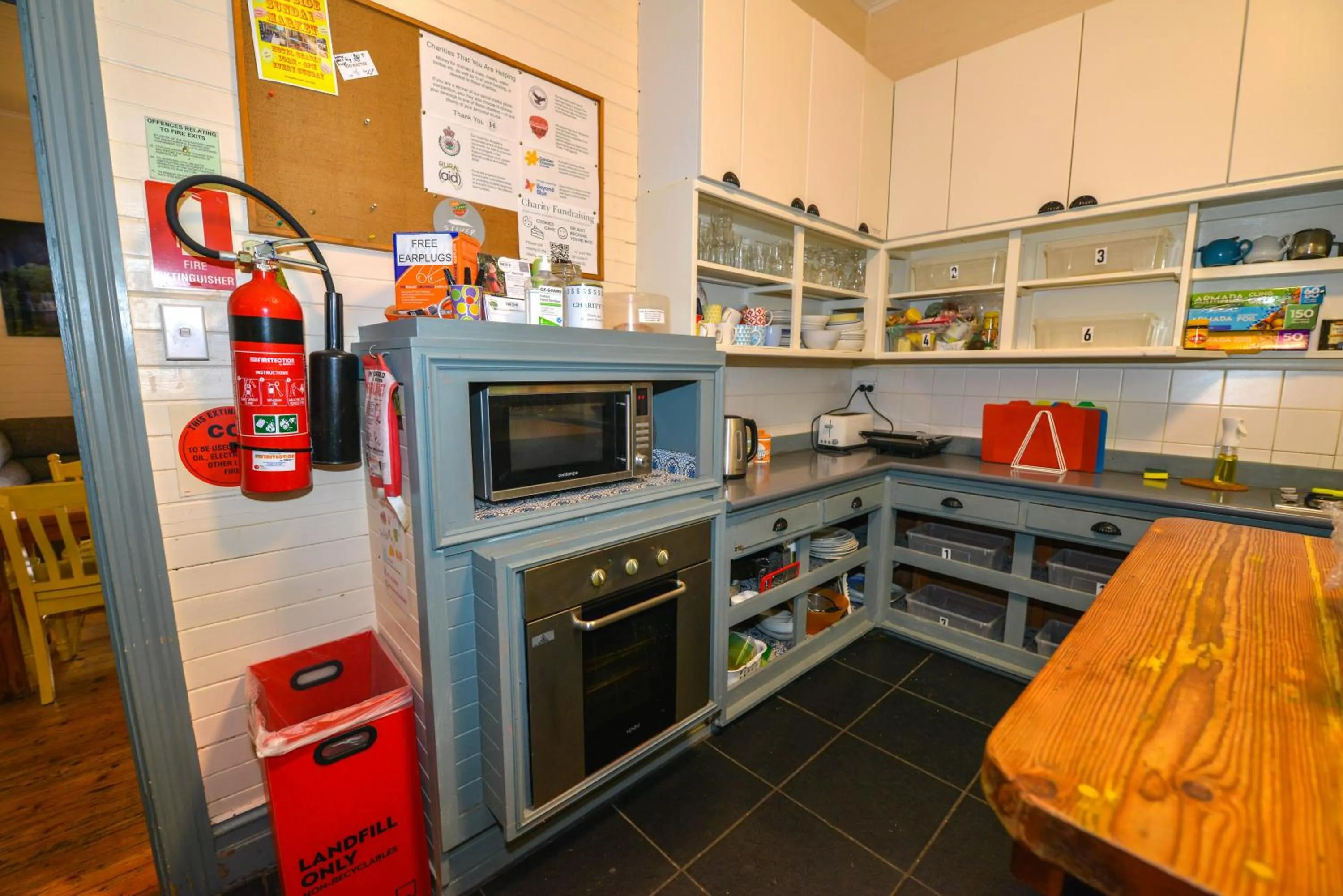 Kitchen or kitchenette in No14 Lovel St