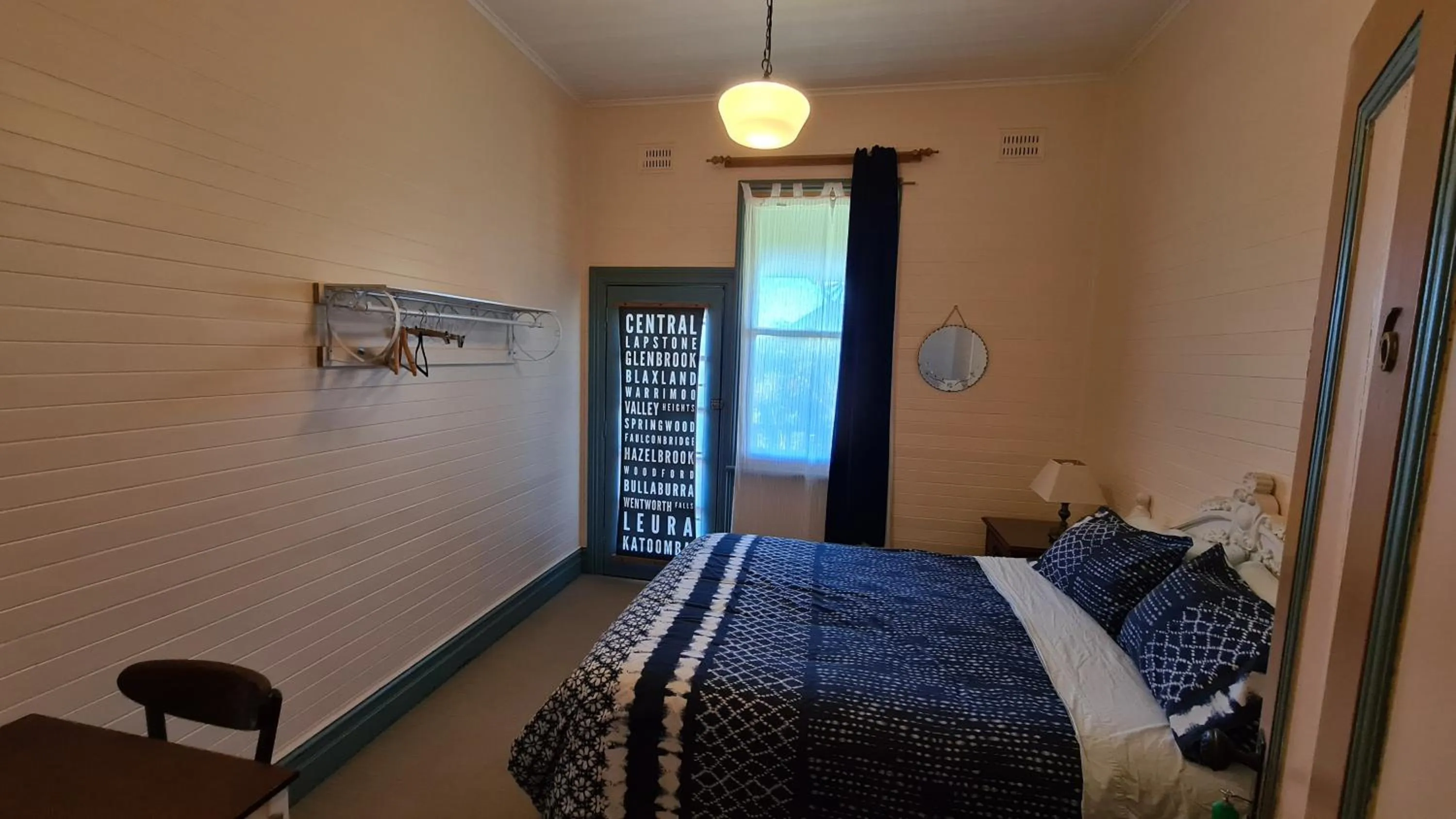 Photo of the whole room, Bed in No14 Lovel St