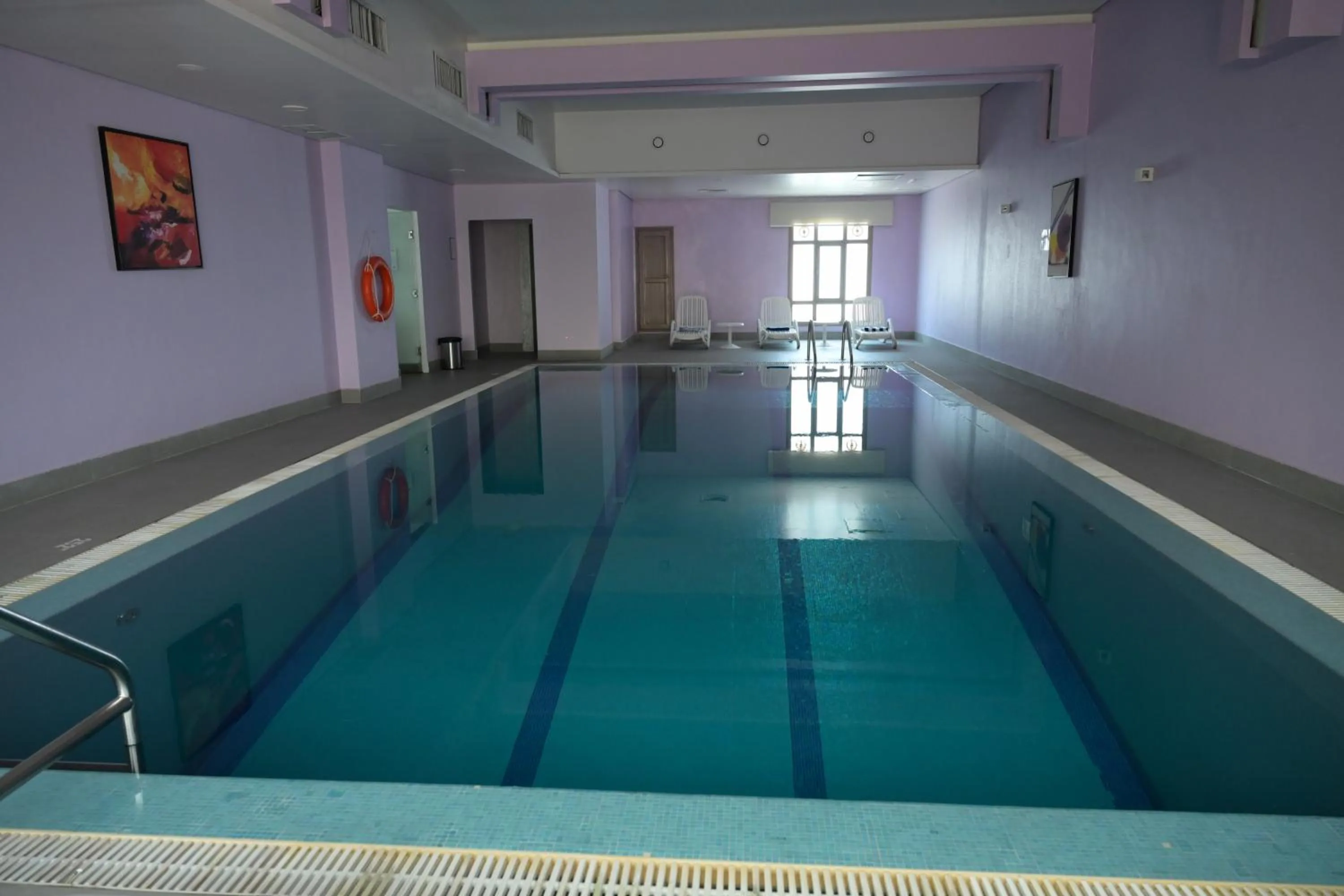 Swimming pool in Best Western Plus Mahboula