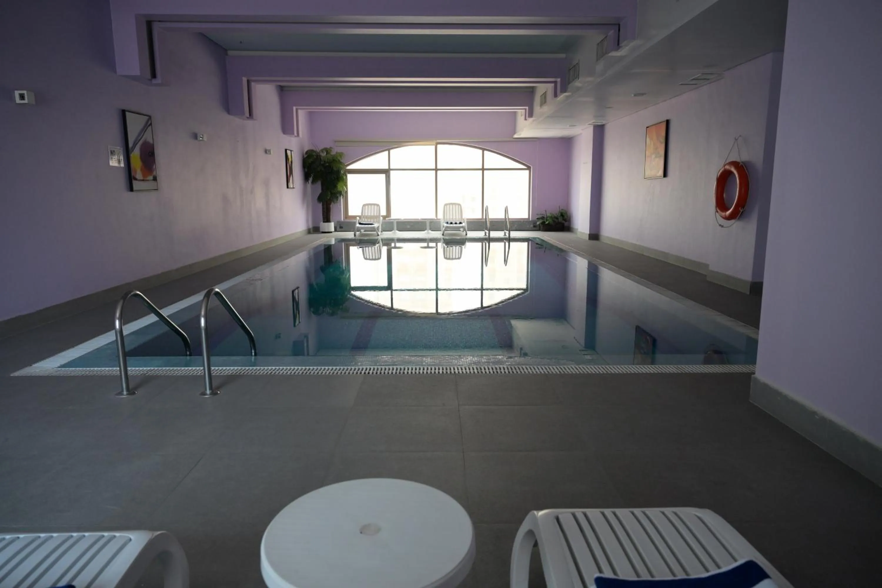Swimming pool in Best Western Plus Mahboula