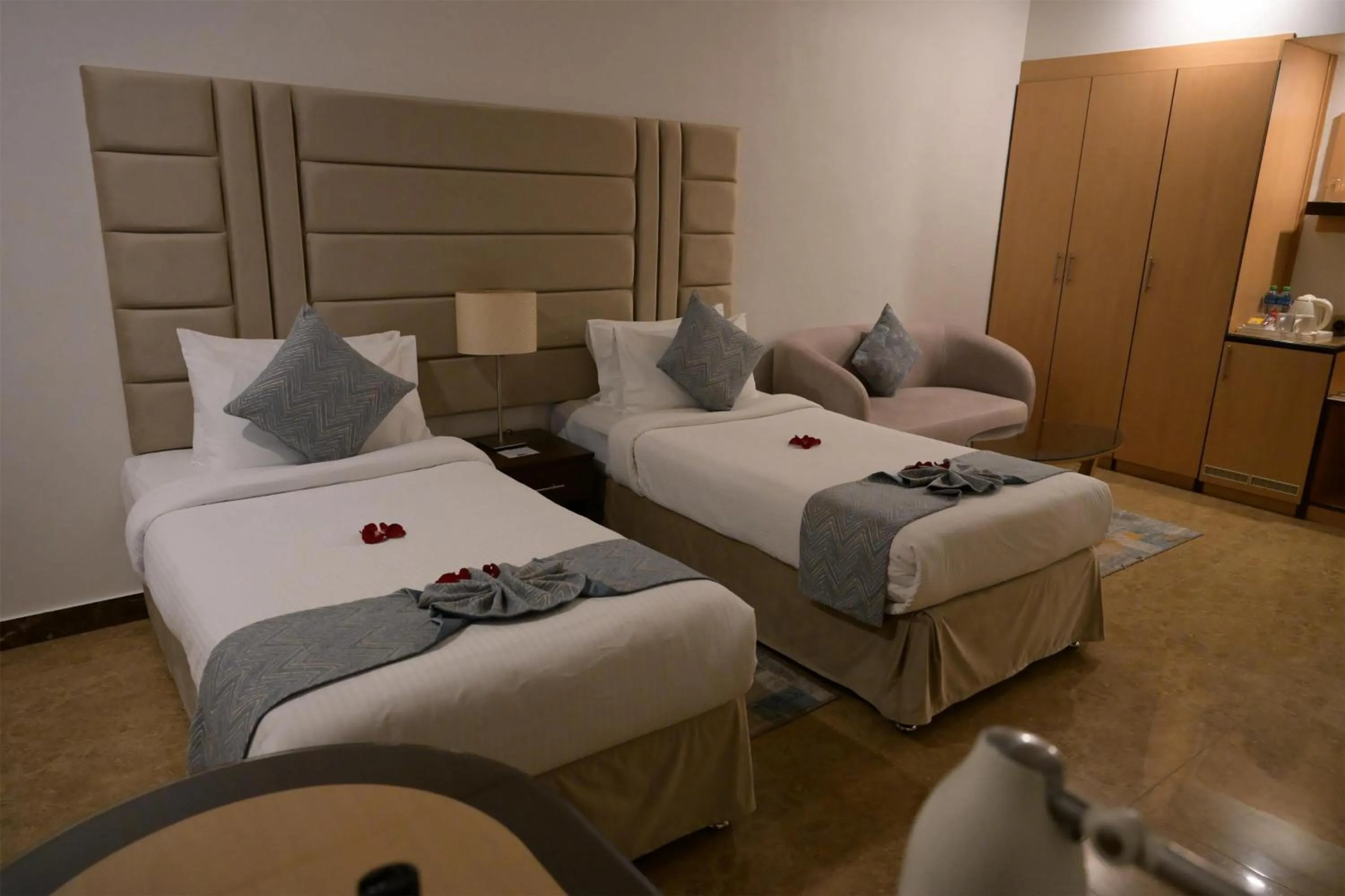 Bedroom, Bed in Best Western Plus Mahboula