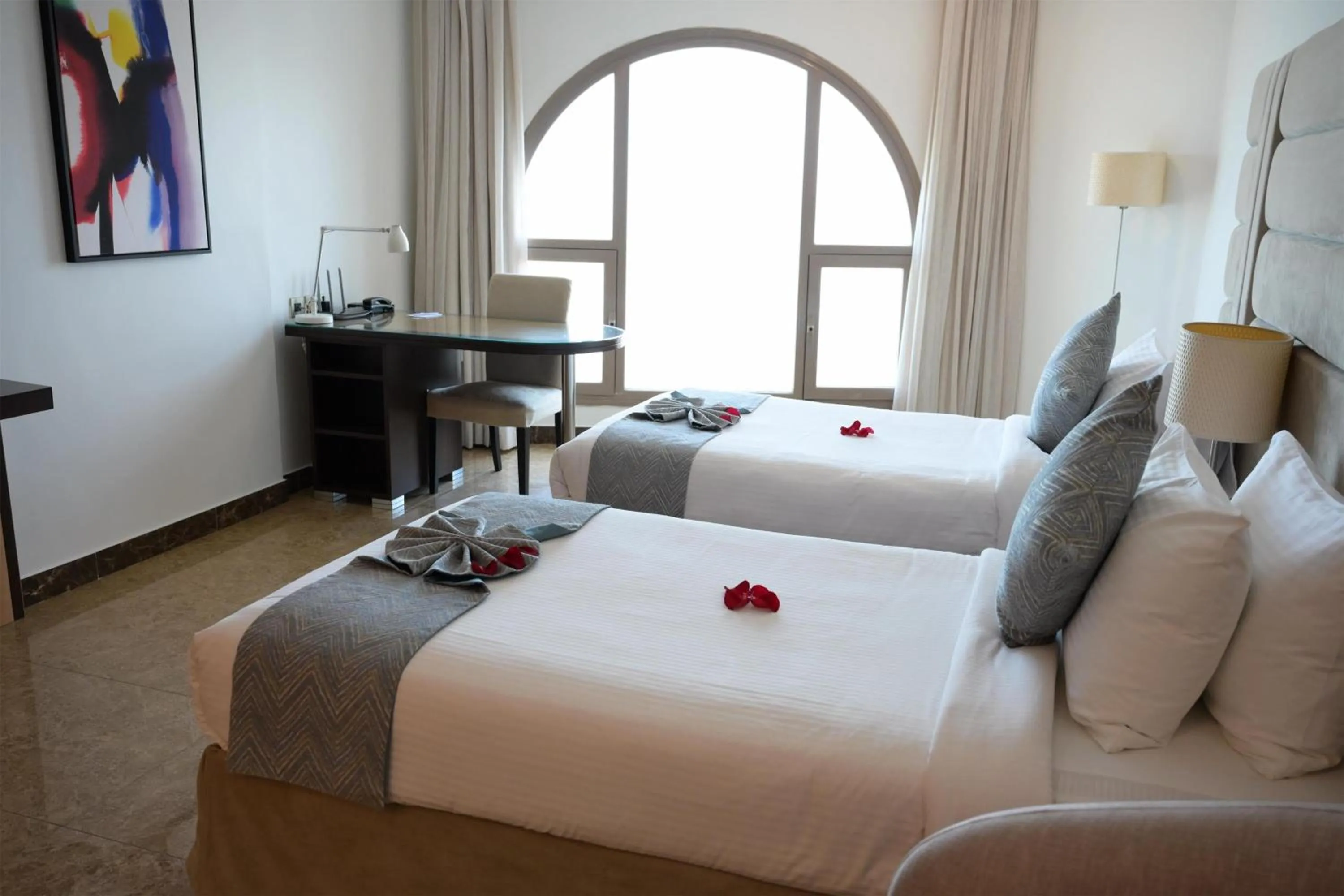 Bedroom, Bed in Best Western Plus Mahboula