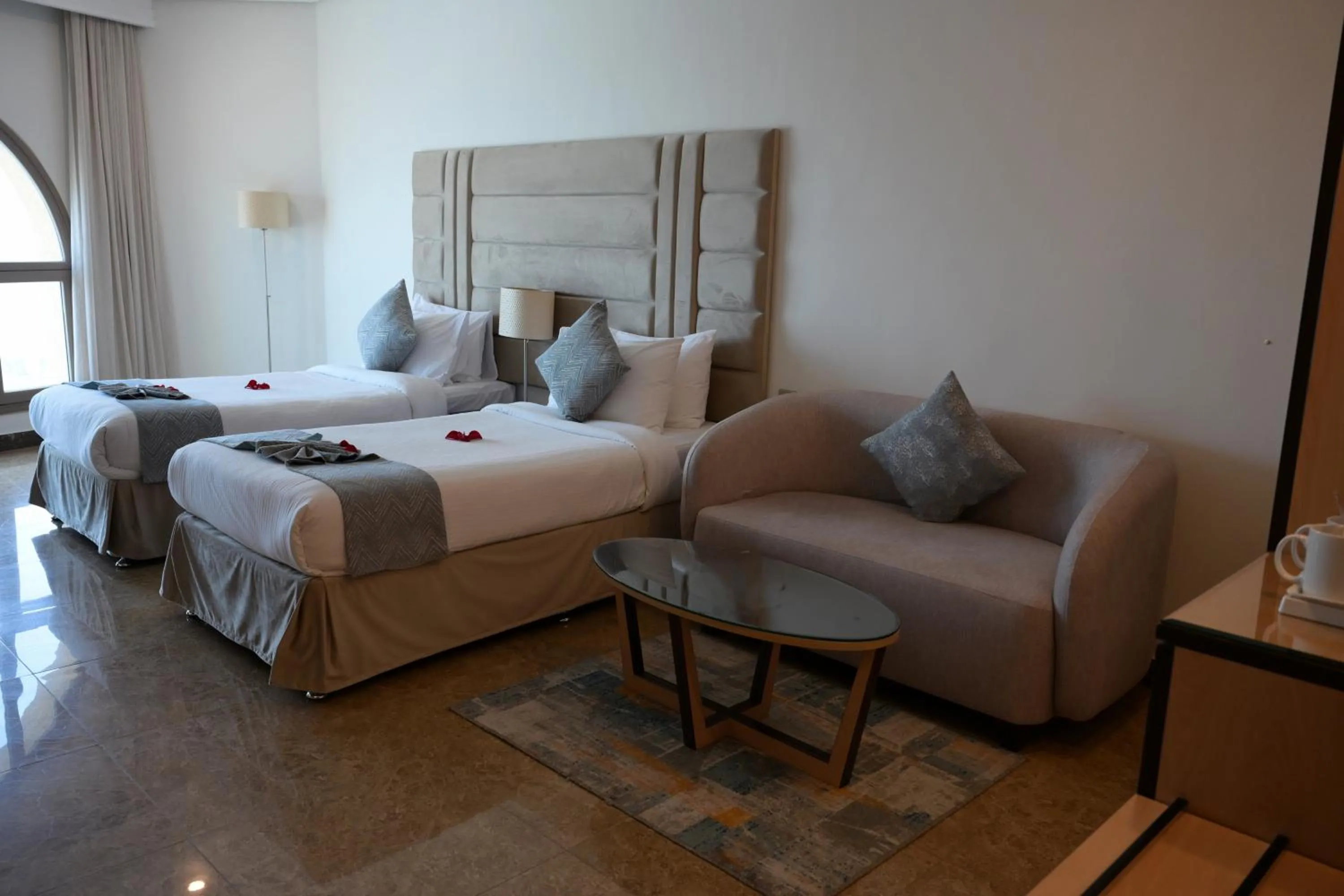 Bed in Best Western Plus Mahboula