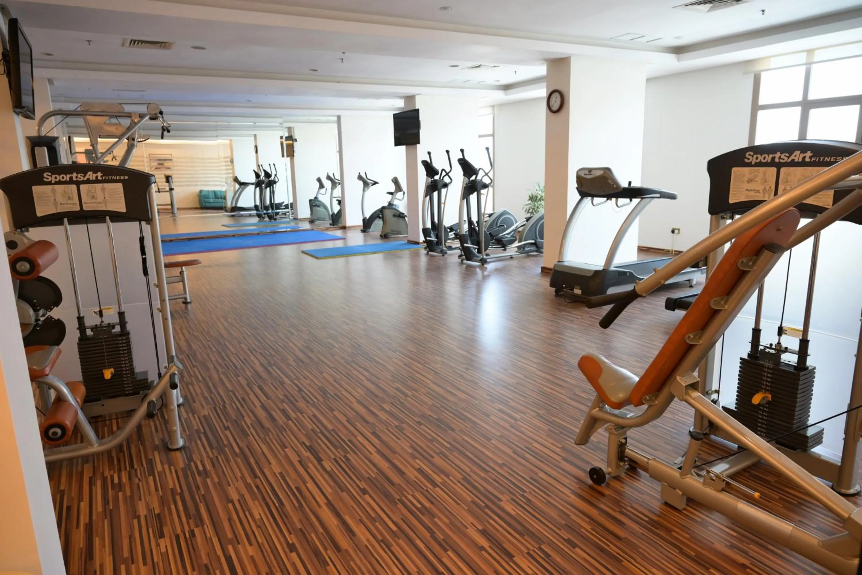 Fitness centre/facilities in Best Western Plus Mahboula
