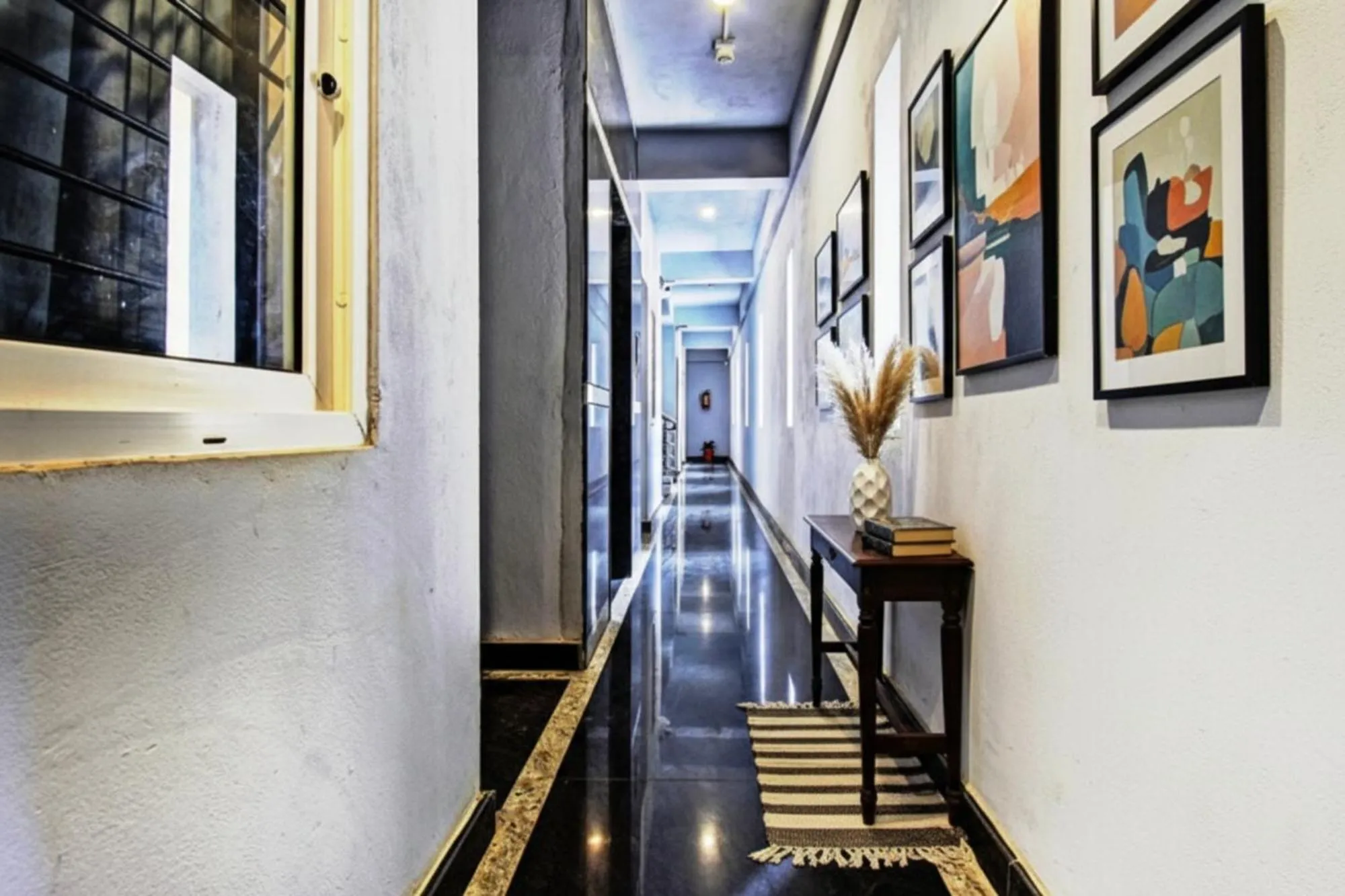 Lobby or reception in Hotel The Sun Suites - Yelahanka