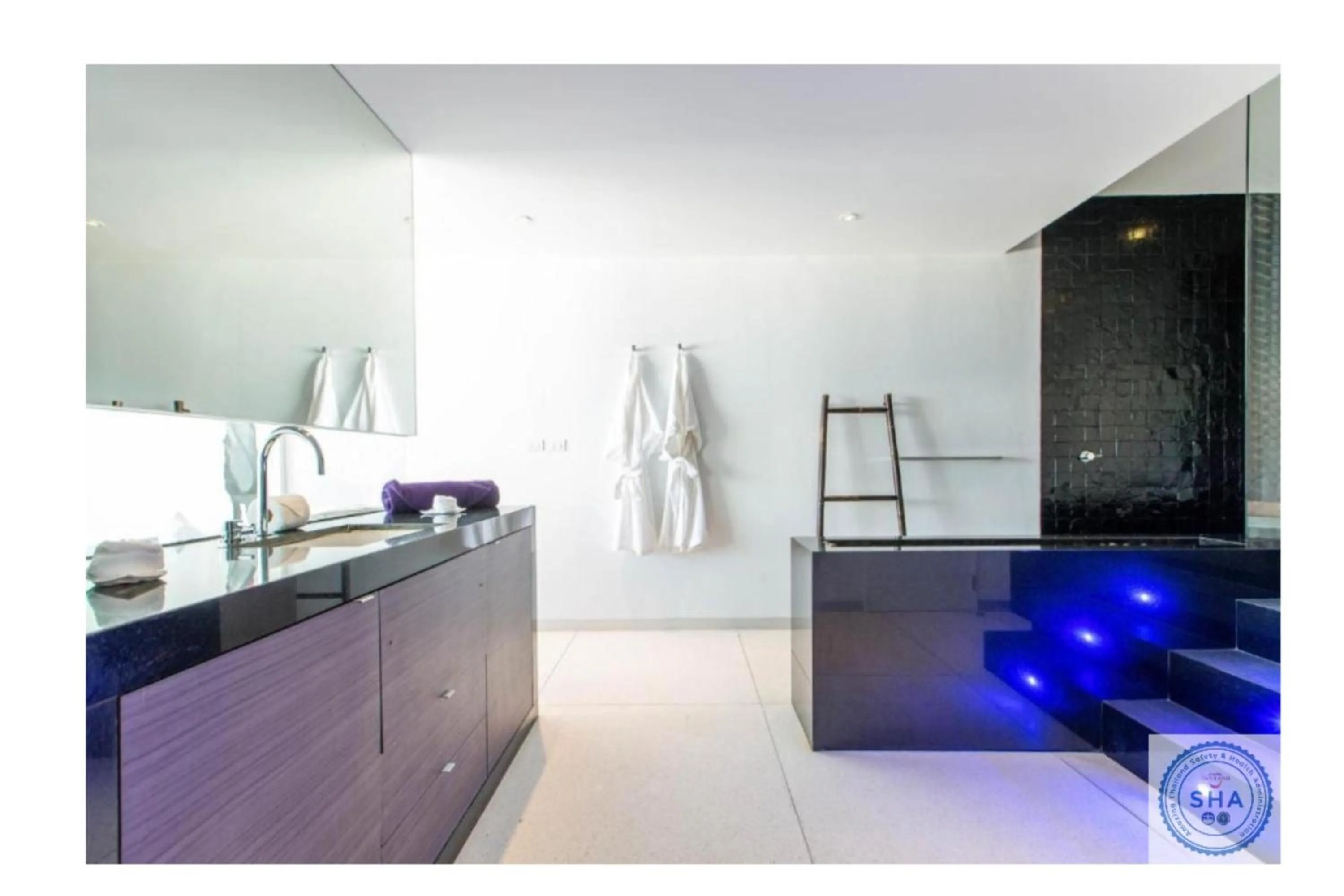 Bathroom in Panorama Samui Residences