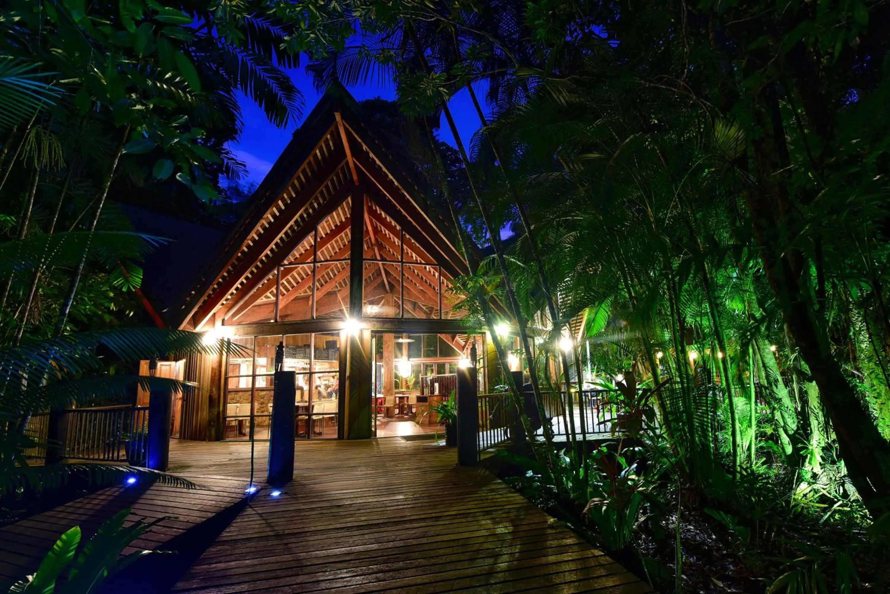 Restaurant/places to eat in Ferntree Rainforest Lodge