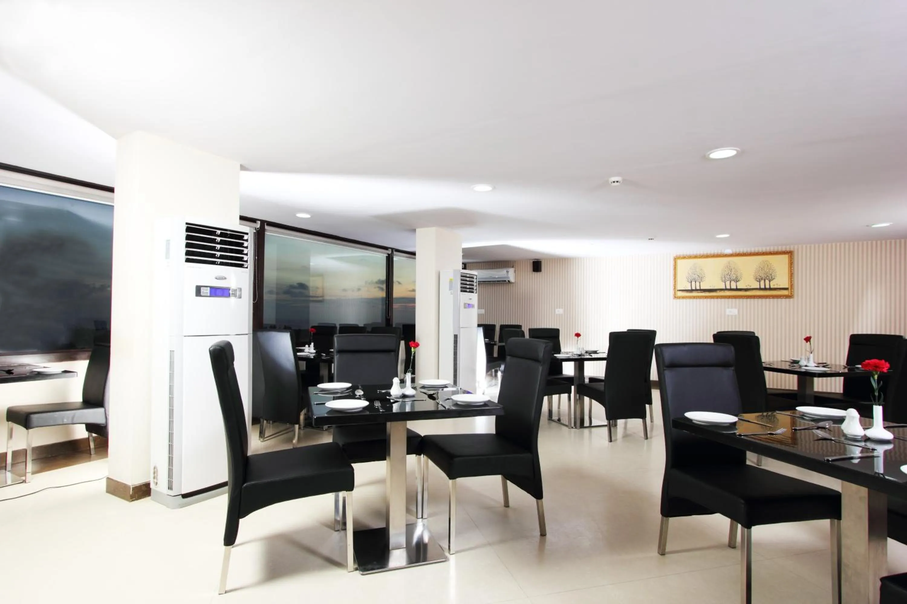 Restaurant/places to eat in The Queeny