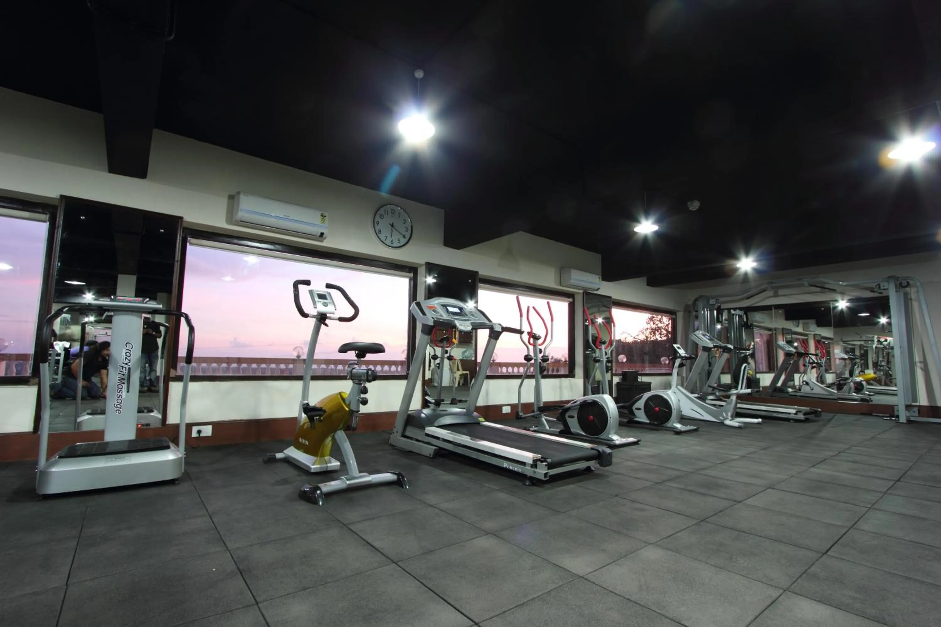 Fitness centre/facilities in The Queeny