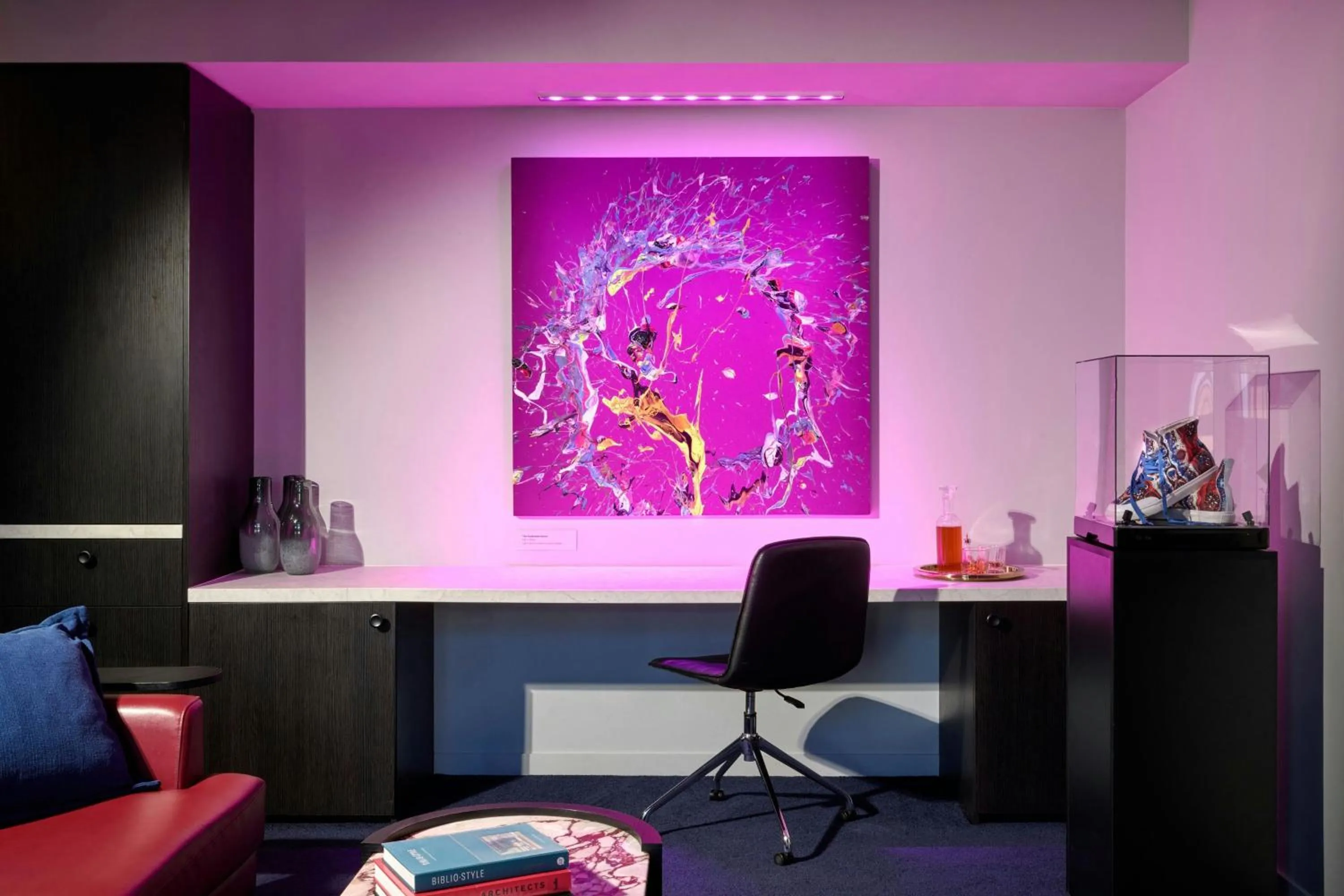 Bedroom in Midnight Hotel, Autograph Collection