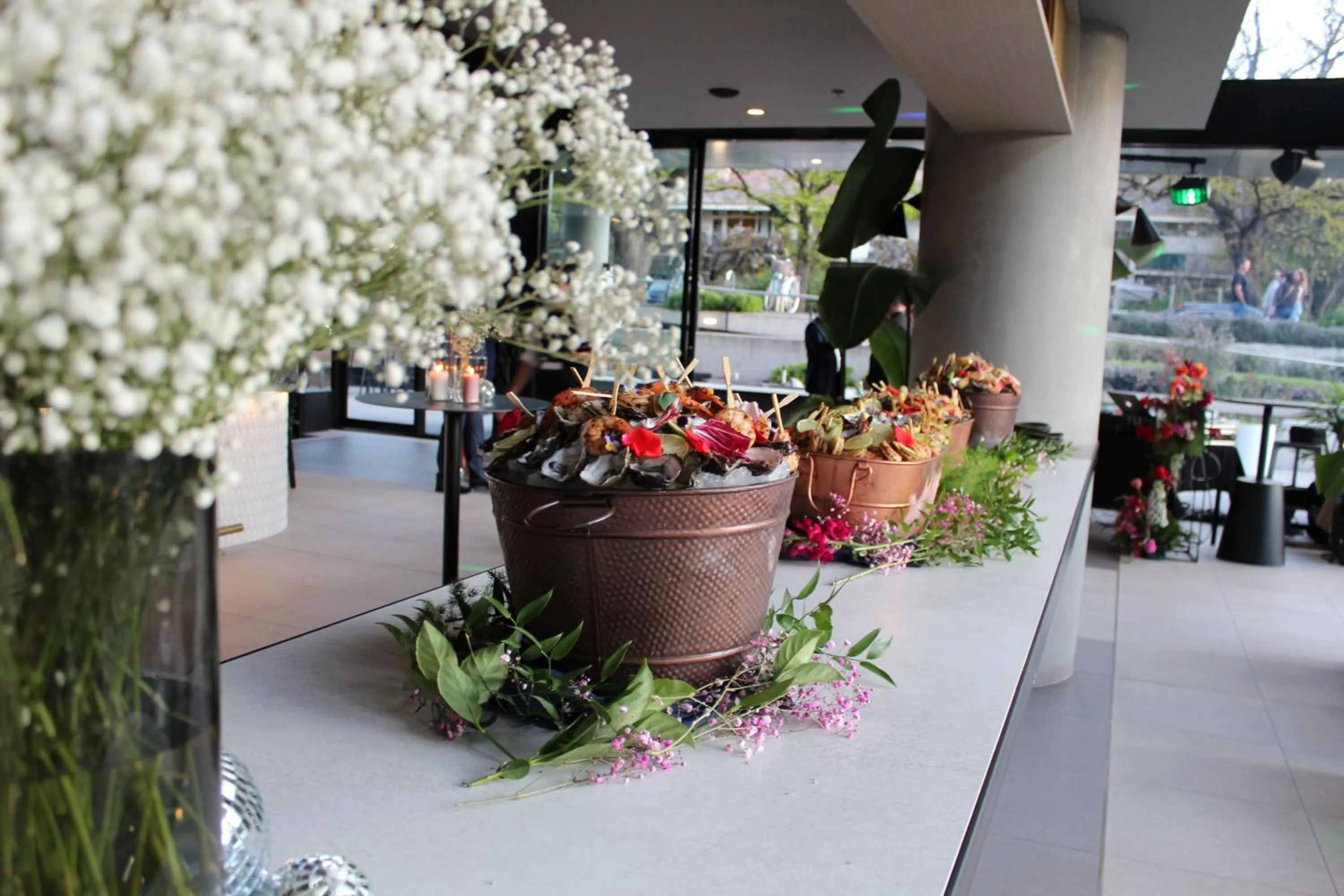 Lounge or bar in Midnight Hotel, Autograph Collection