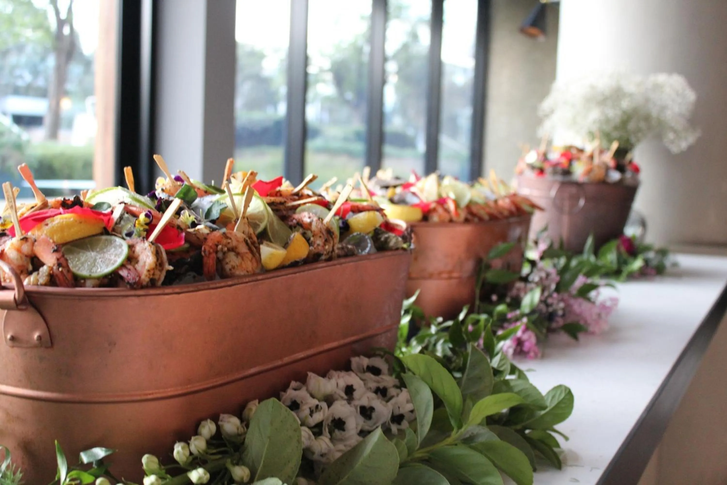 Lounge or bar in Midnight Hotel, Autograph Collection