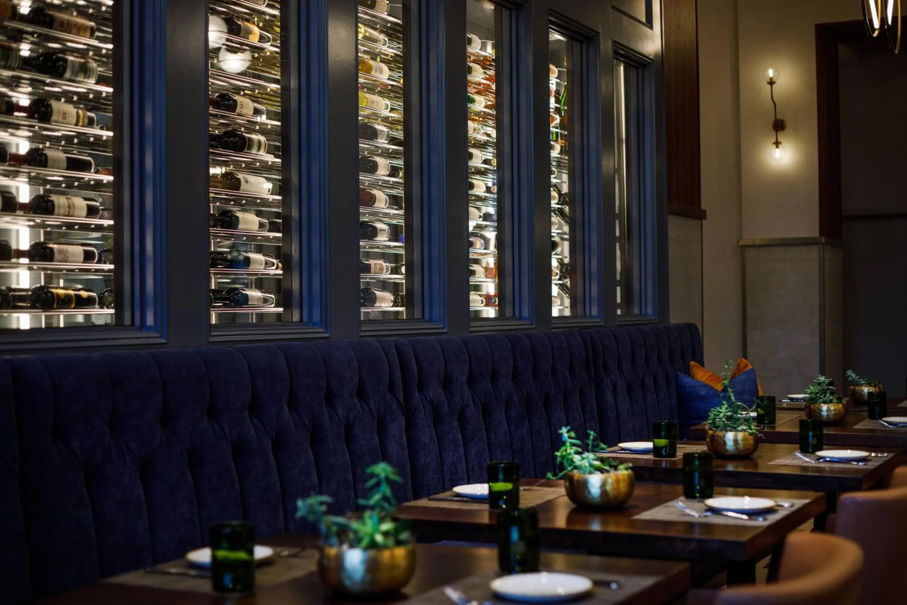 Lounge or bar in Hotel Vin, Grapevine, Autograph Collection