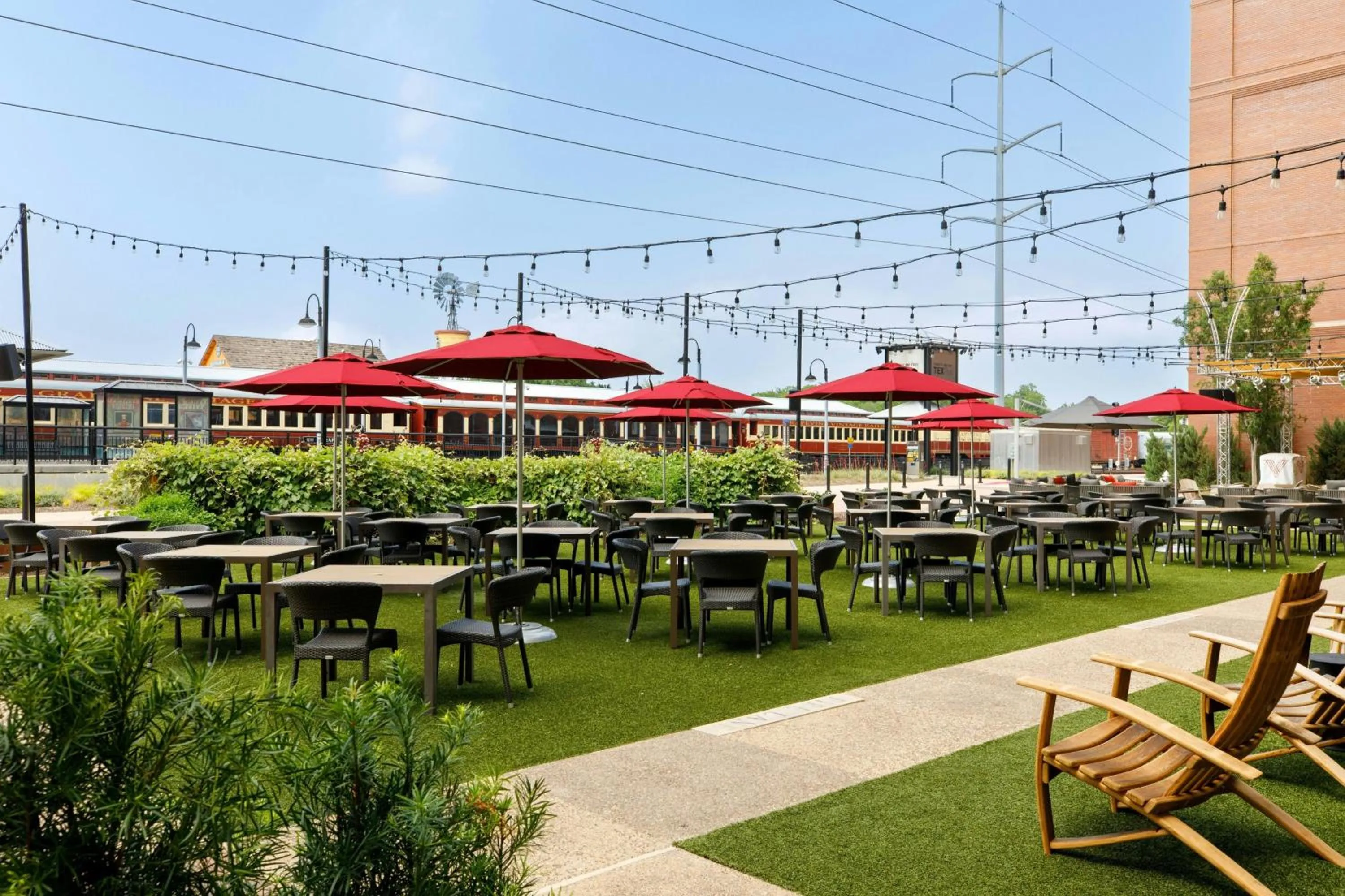 Restaurant/places to eat in Hotel Vin, Grapevine, Autograph Collection