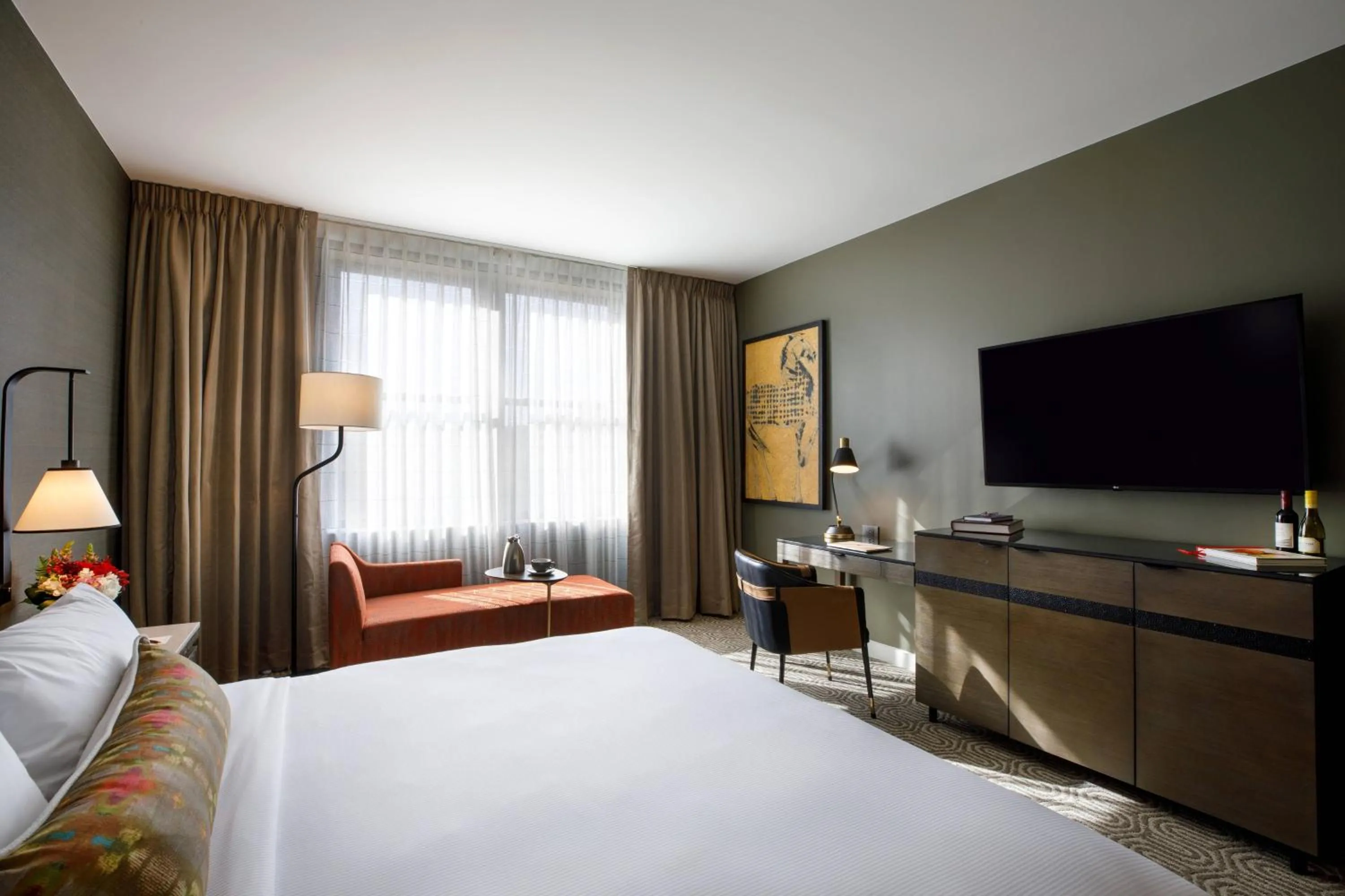 Photo of the whole room, Bed in Hotel Vin, Grapevine, Autograph Collection