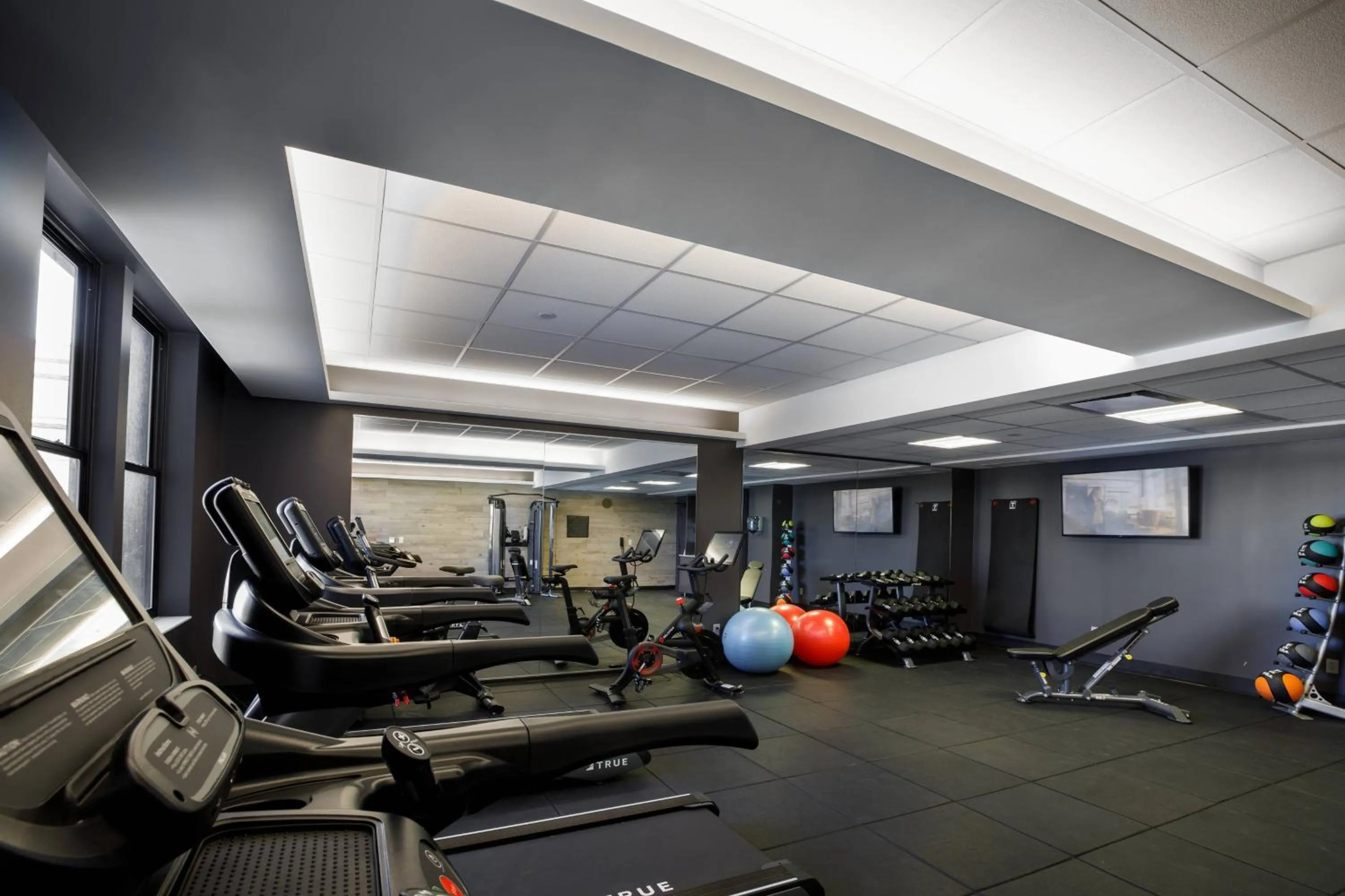 Fitness centre/facilities in Hotel Vin, Grapevine, Autograph Collection