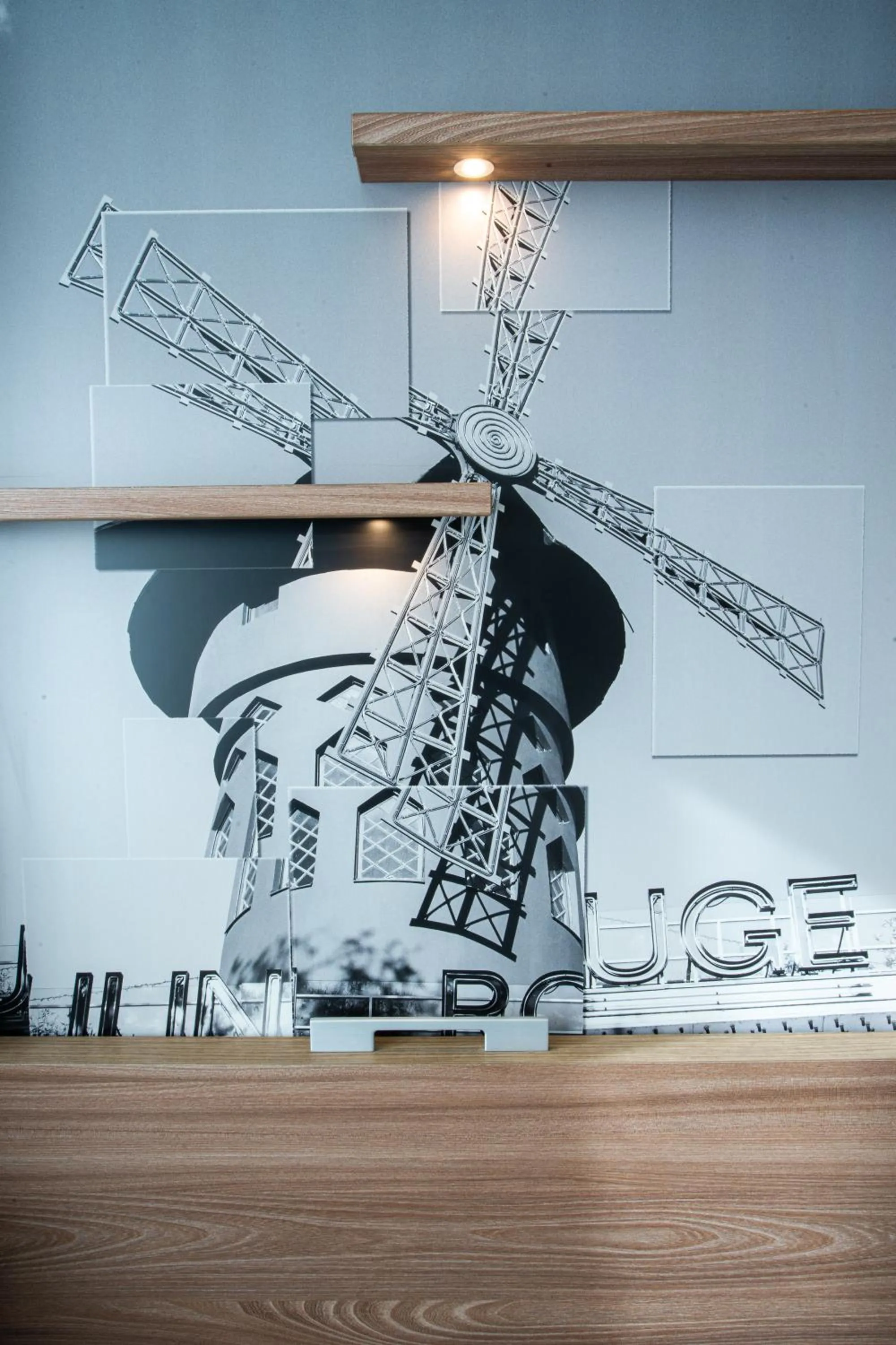 Shower in Courtyard by Marriott Paris Porte de Versailles